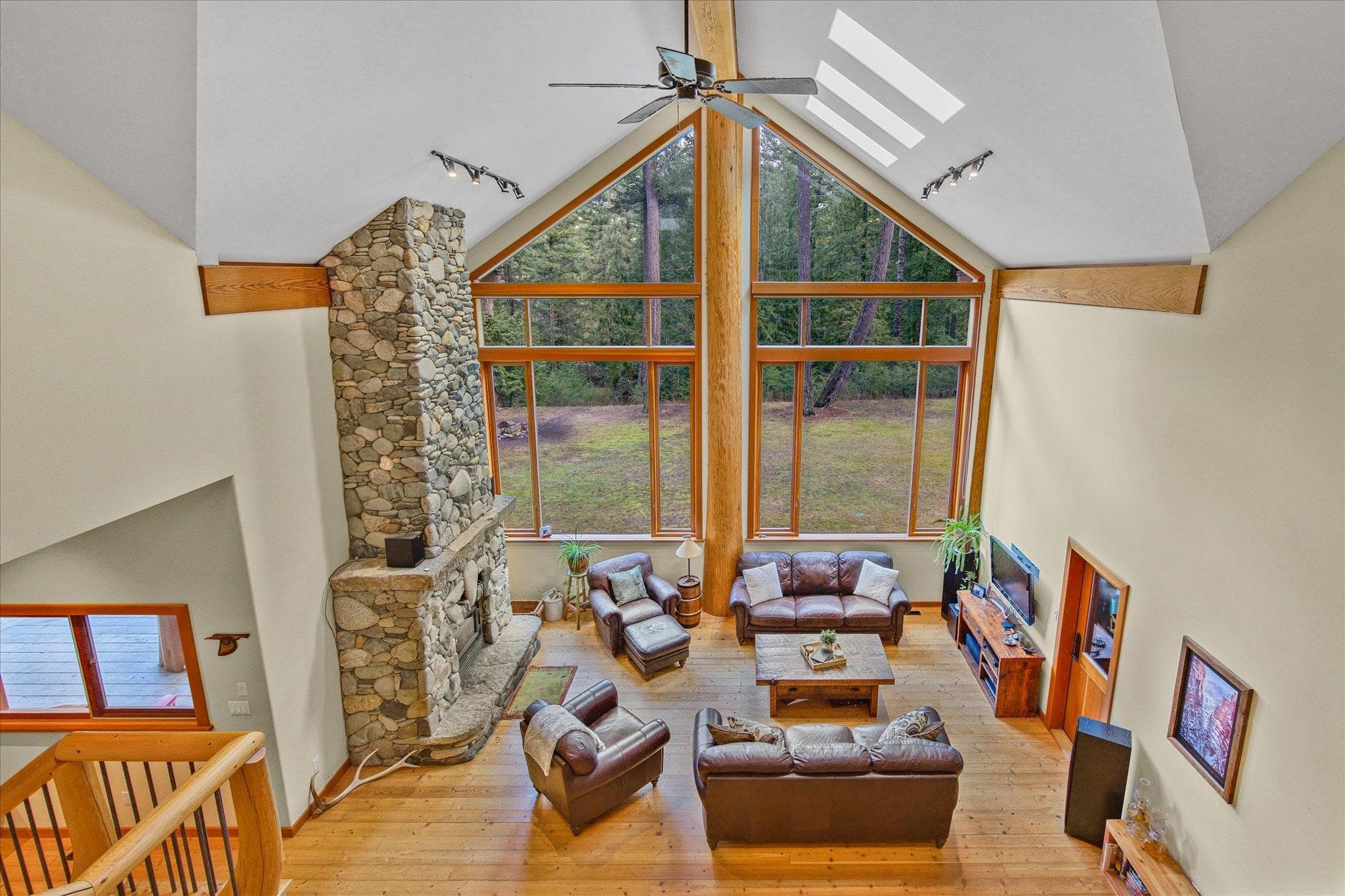 2 Walkerville Road, Pemberton, V0N 2K0 — photo 3