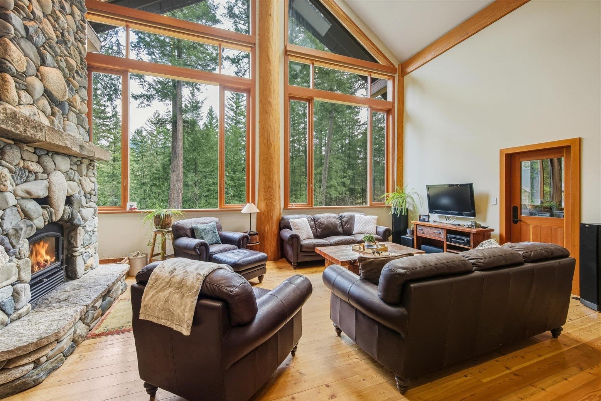 2 Walkerville Road, Pemberton, V0N 2K0 — photo 4
