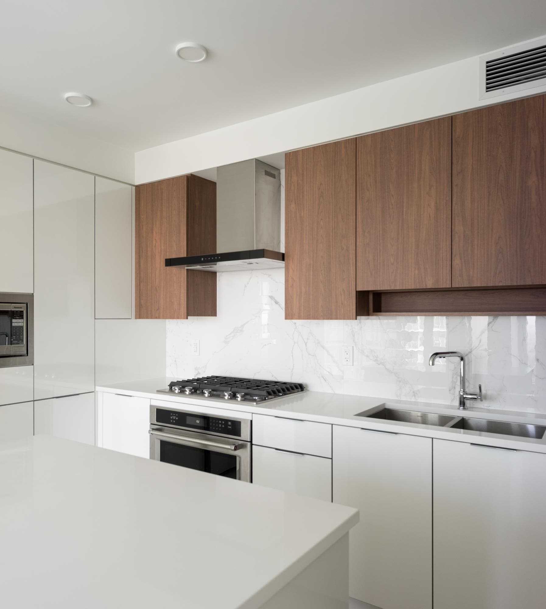 2105 - 7769 Park Crescent, Burnaby, V3N 0J7 — photo 5