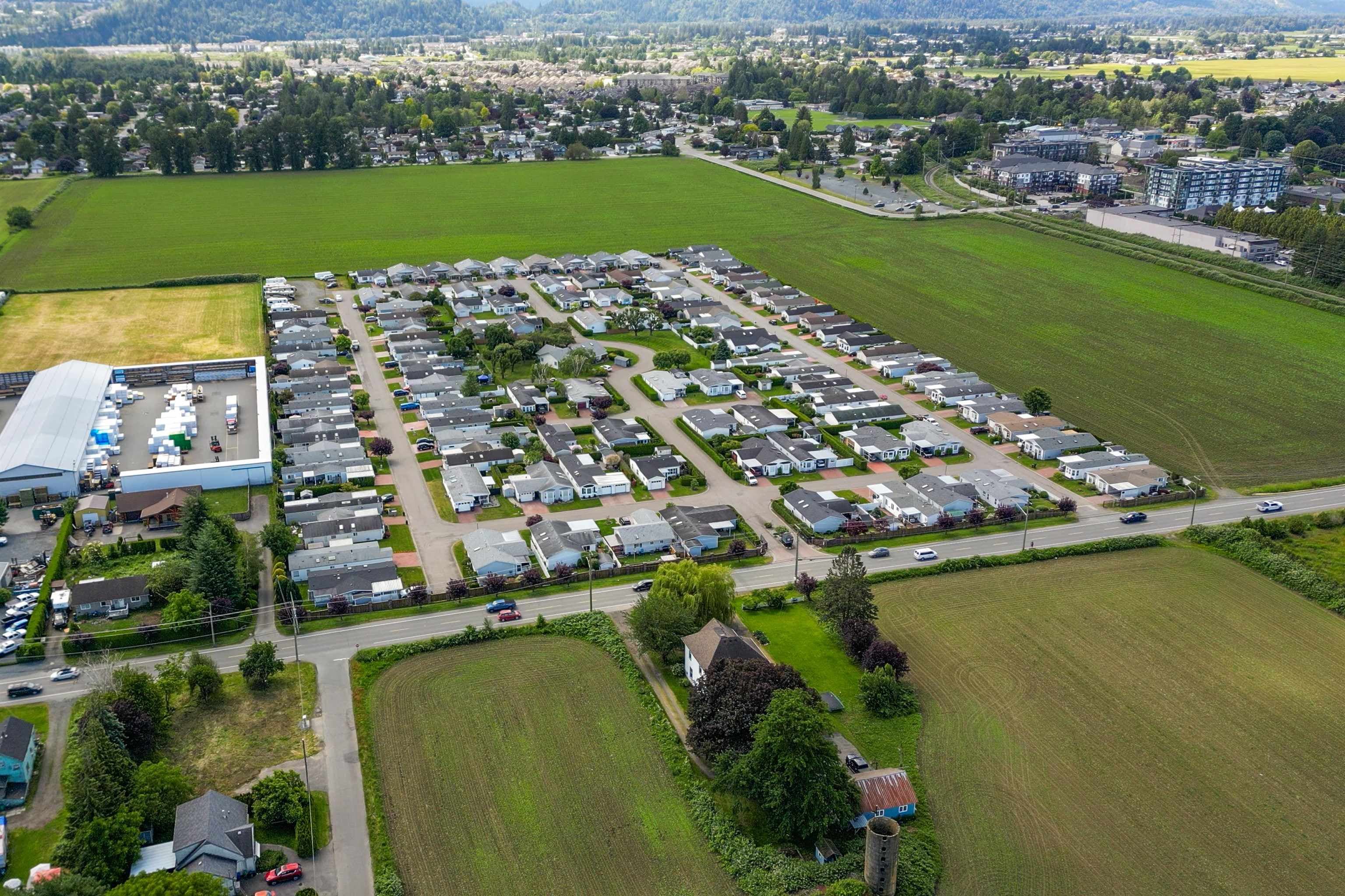 8 - 45918 Knight Road, Chilliwack, V2R 3X4 — photo 5