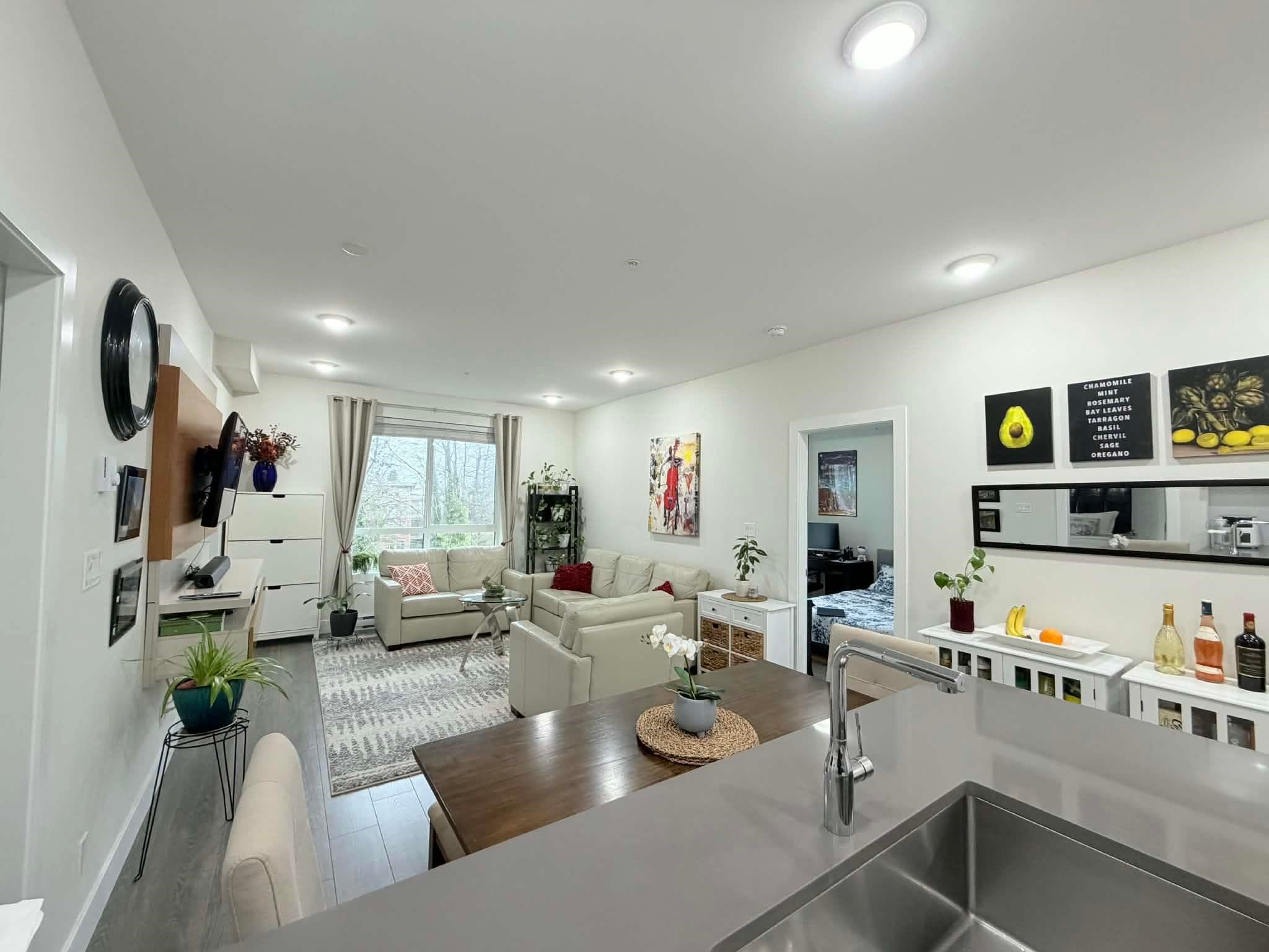 407 - 15351 101 Avenue, Surrey, V3R 0G2 — photo 1