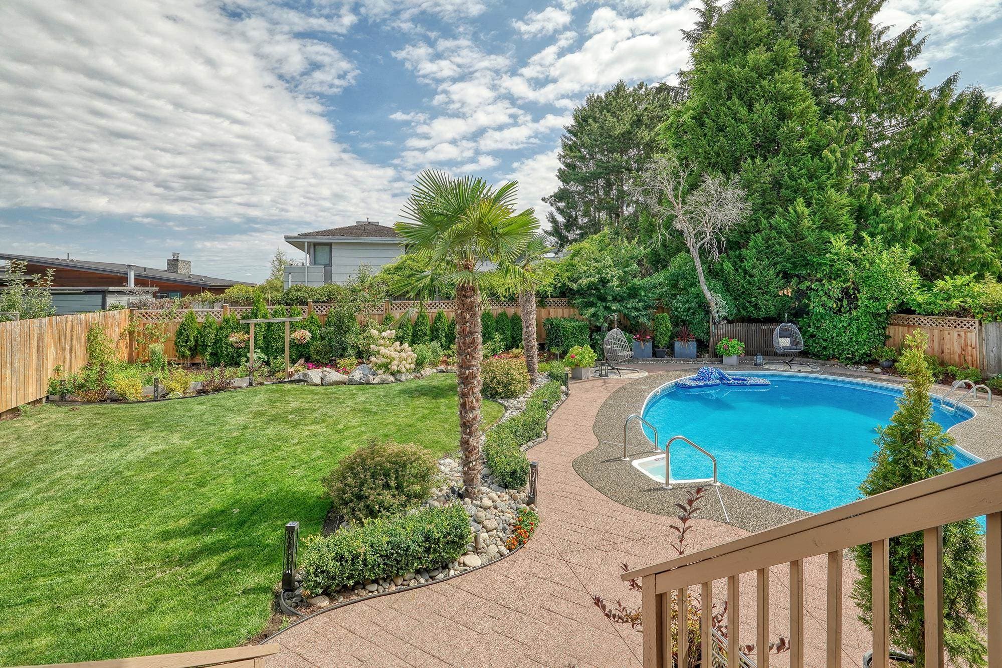 284 54a Street, Delta, V4M 3J3 — photo 1