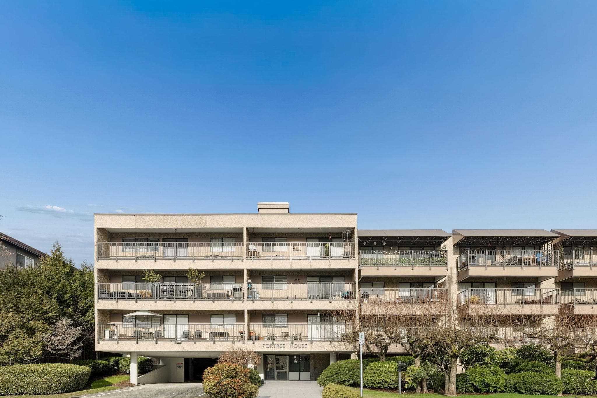 203 - 330 E 1st Street, North Vancouver, V7L 1B5 — photo 1