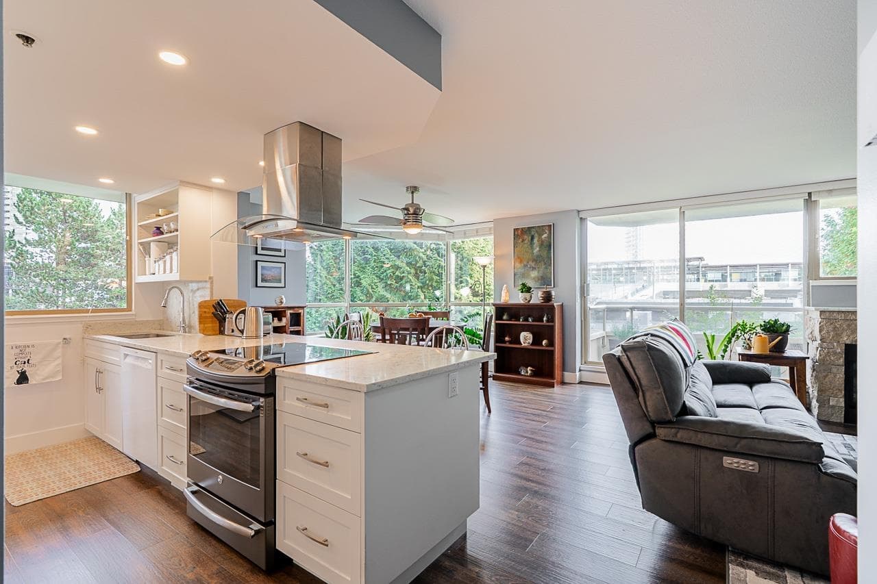 402 - 728 Farrow Street, Coquitlam, V3J 3S6 — photo 1