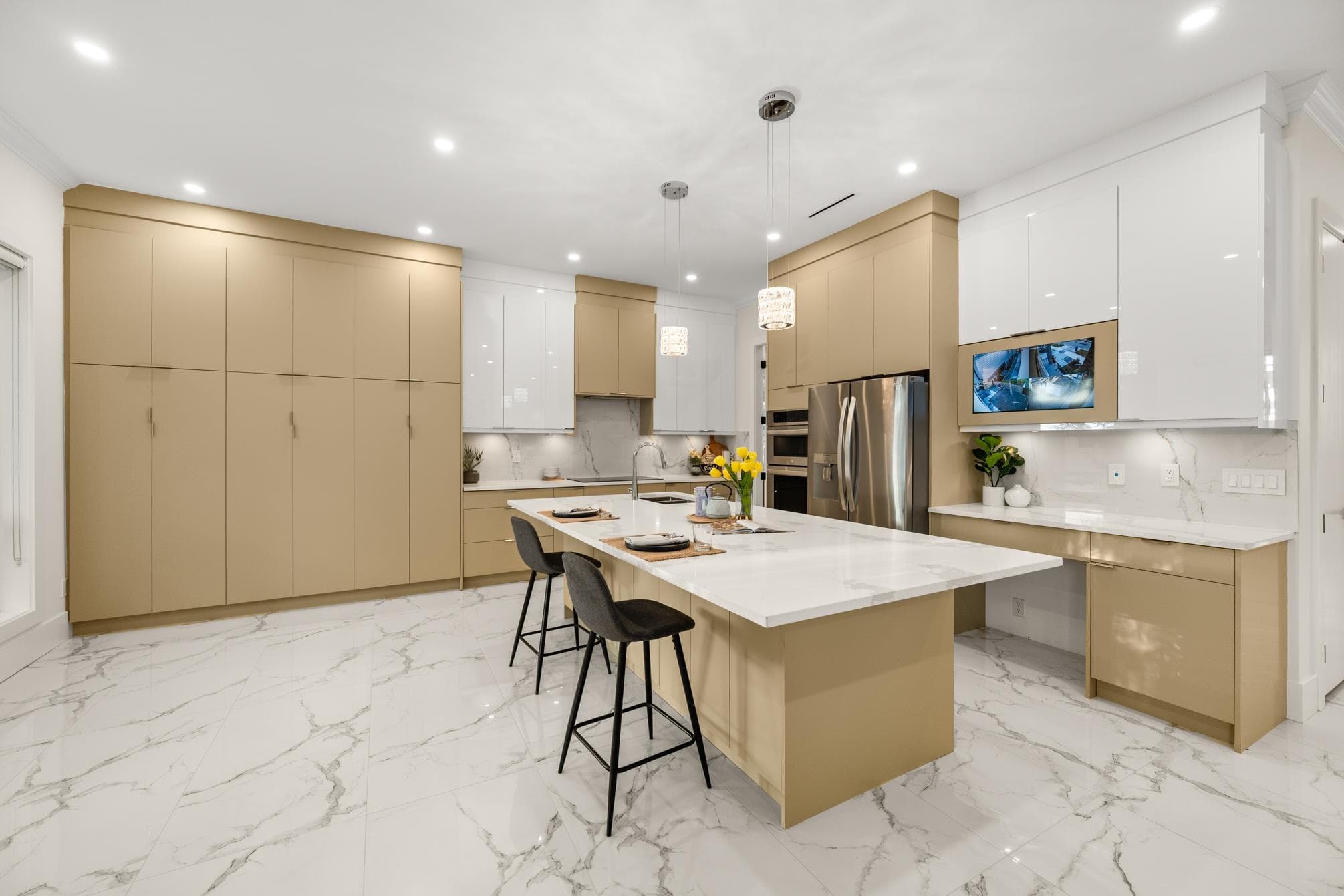 11481 138a Street, Surrey, V3R 0J3 — photo 1