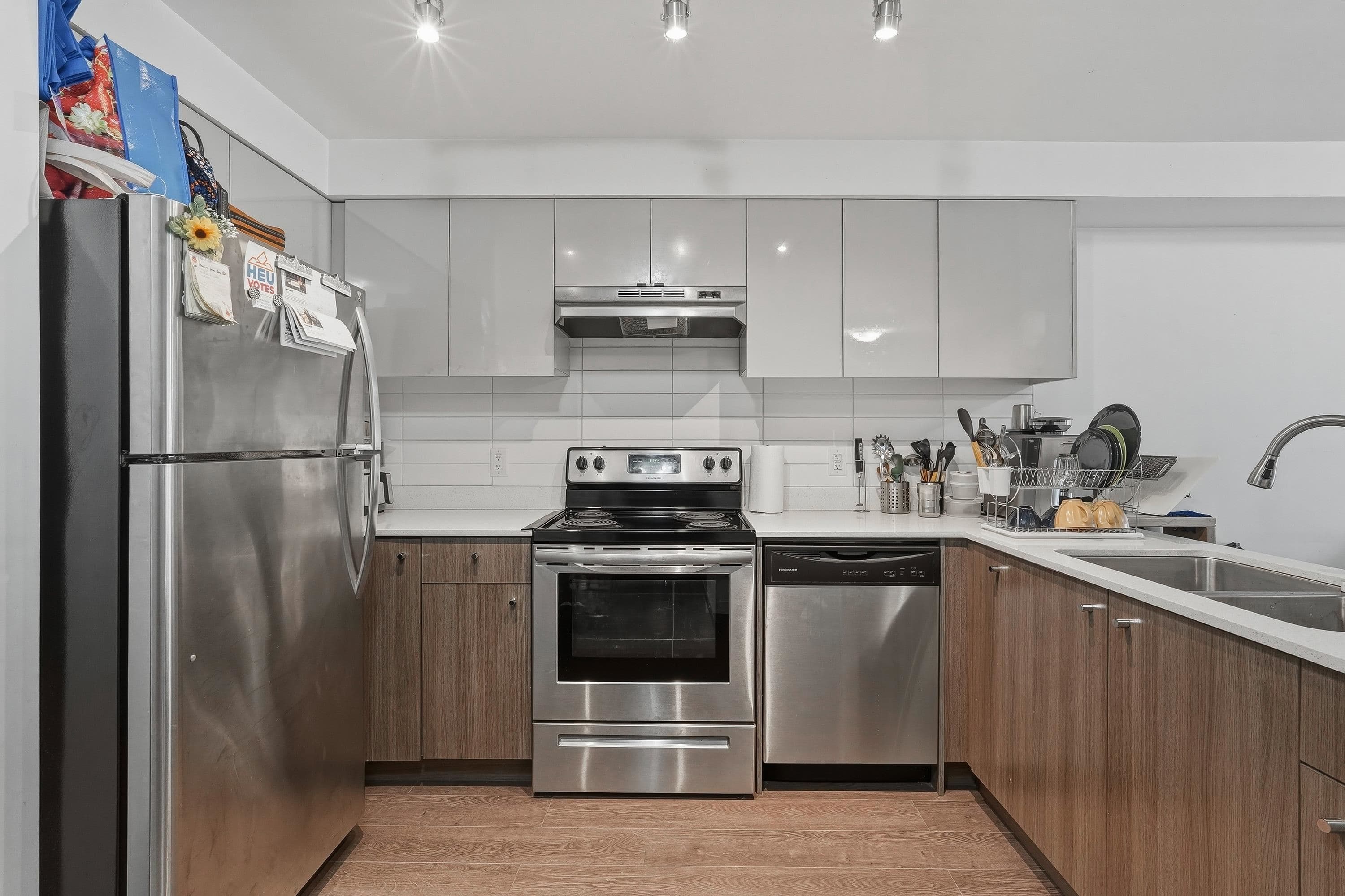 313 - 10688 140 Street, Surrey, V3T 0M6 — photo 3