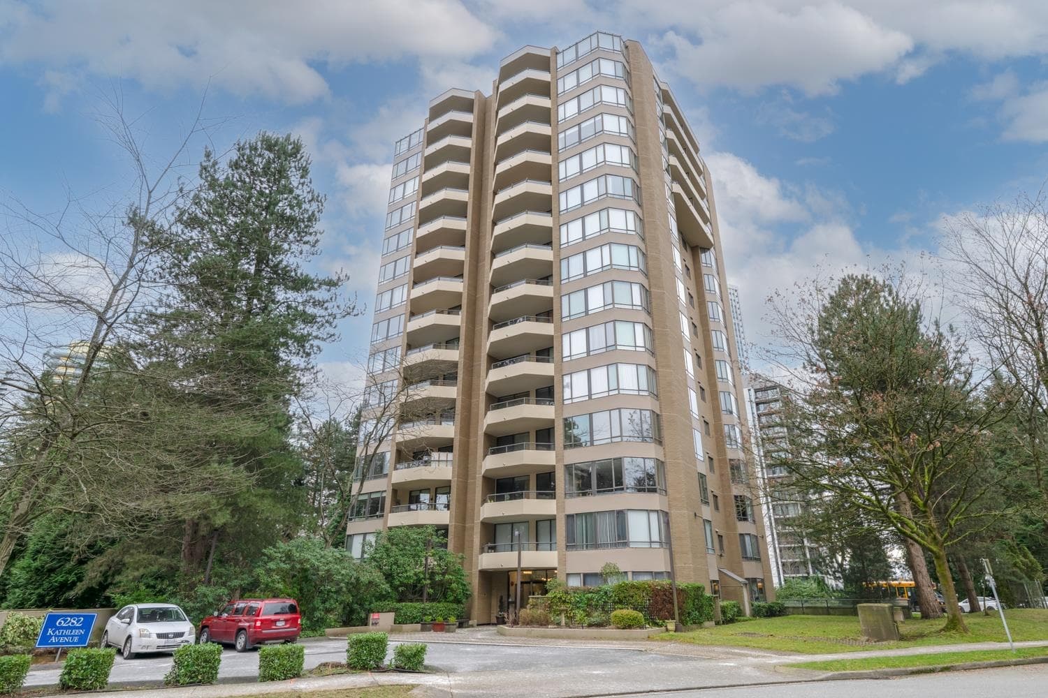 1601 - 6282 Kathleen Avenue, Burnaby, V5H 4J4 — photo 2