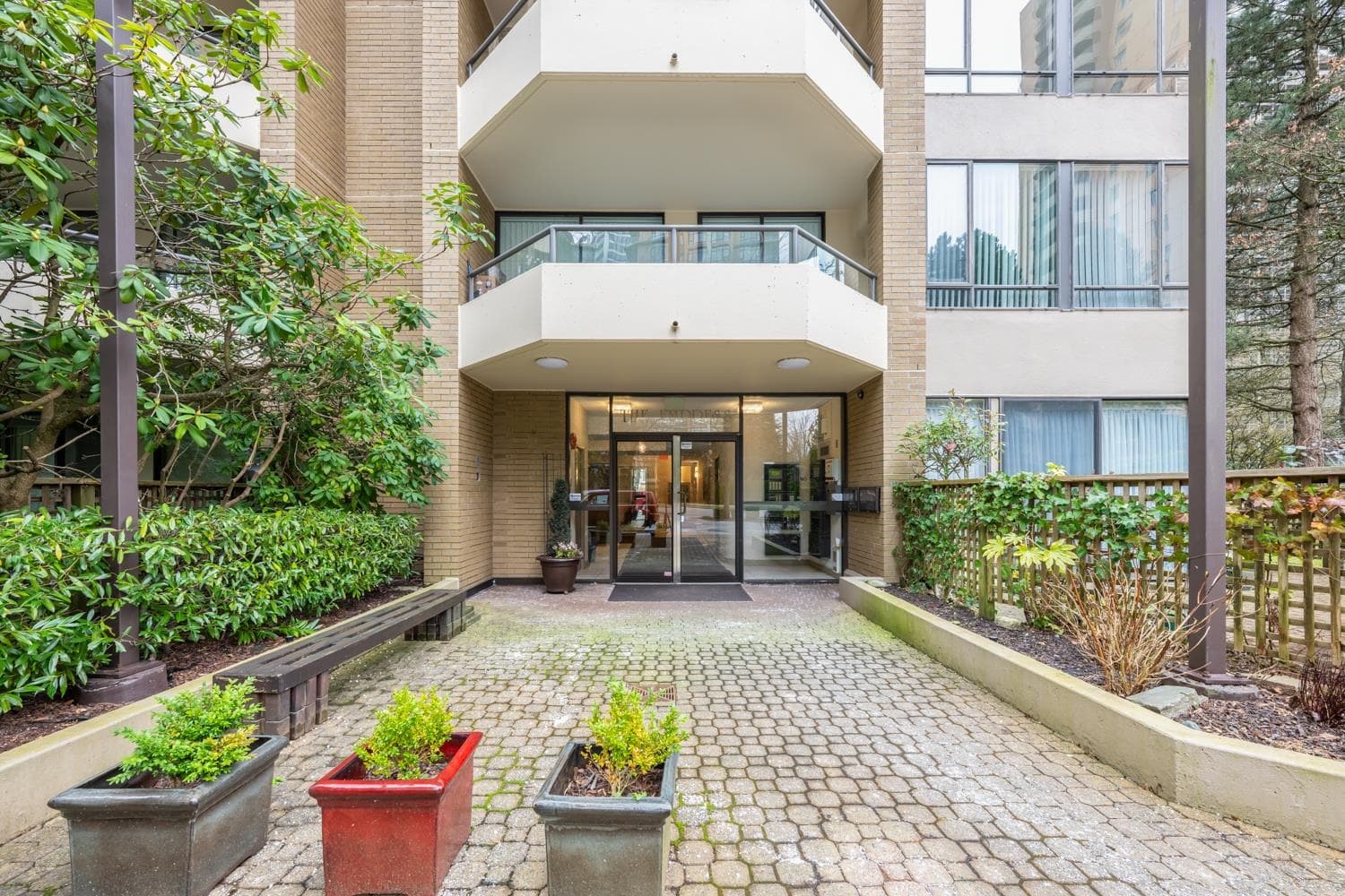 1601 - 6282 Kathleen Avenue, Burnaby, V5H 4J4 — photo 1