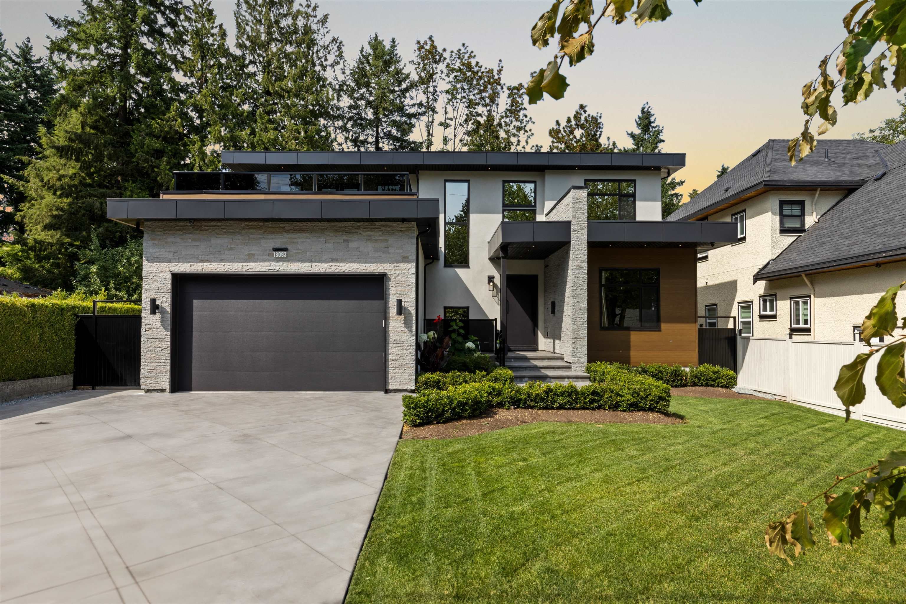 13093 98a Avenue, Surrey, V3T 1C5 — photo 1
