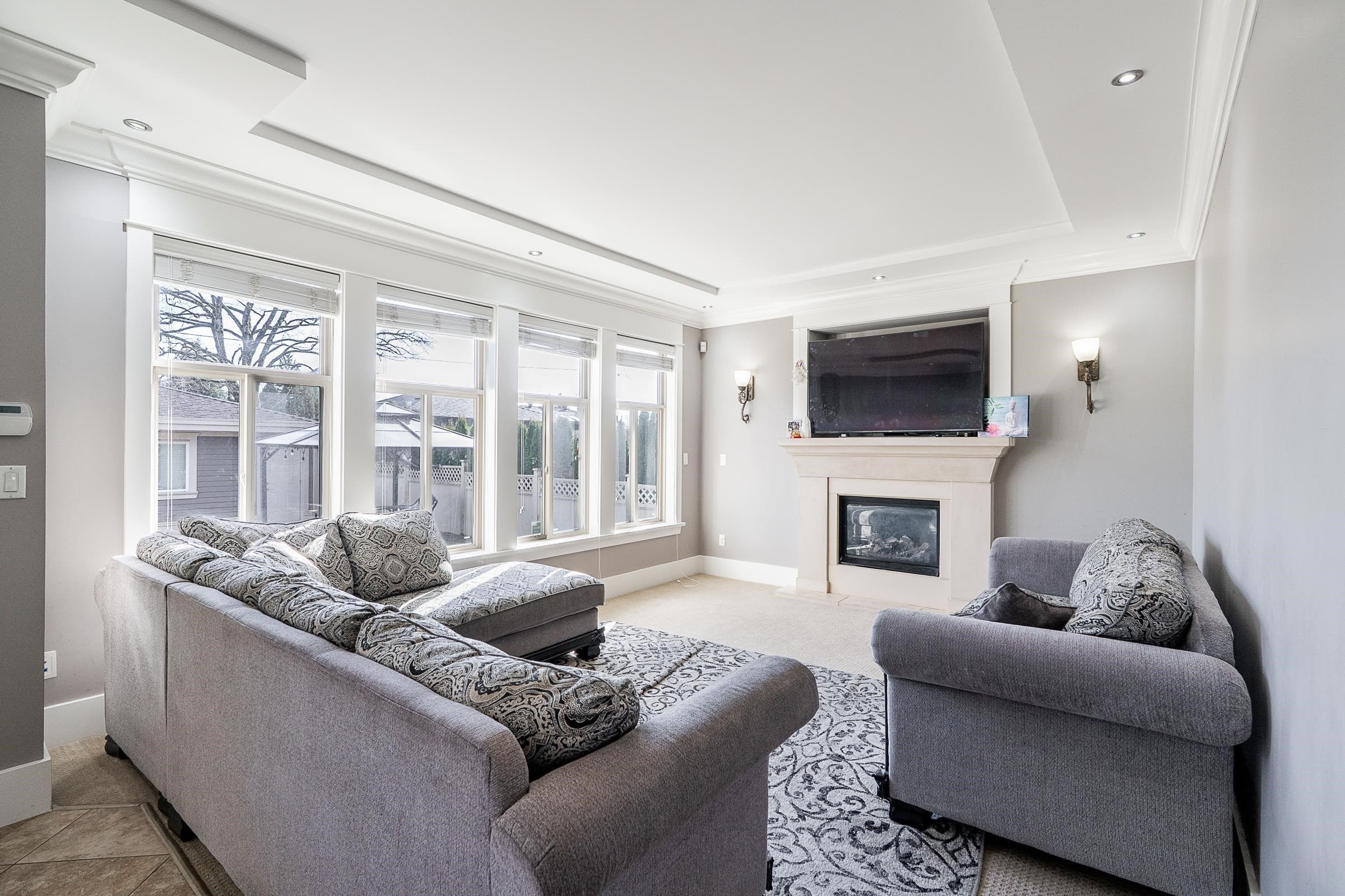 8588 Armstrong Avenue, Burnaby, V3N 2H5 — photo 5