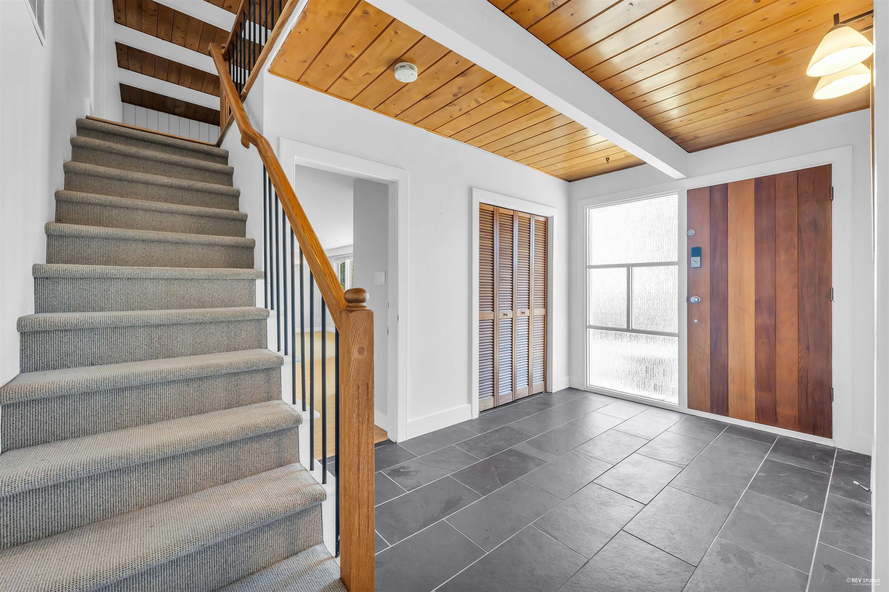 472 Crestwood Avenue, North Vancouver, V7N 3C3 — photo 5