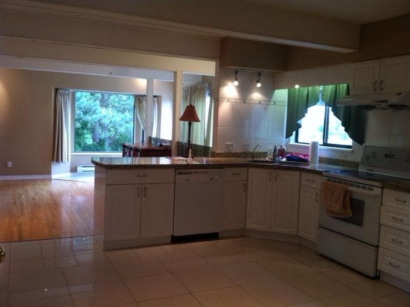 6948 Broadway, Burnaby, V5B 2Z1 — photo 2