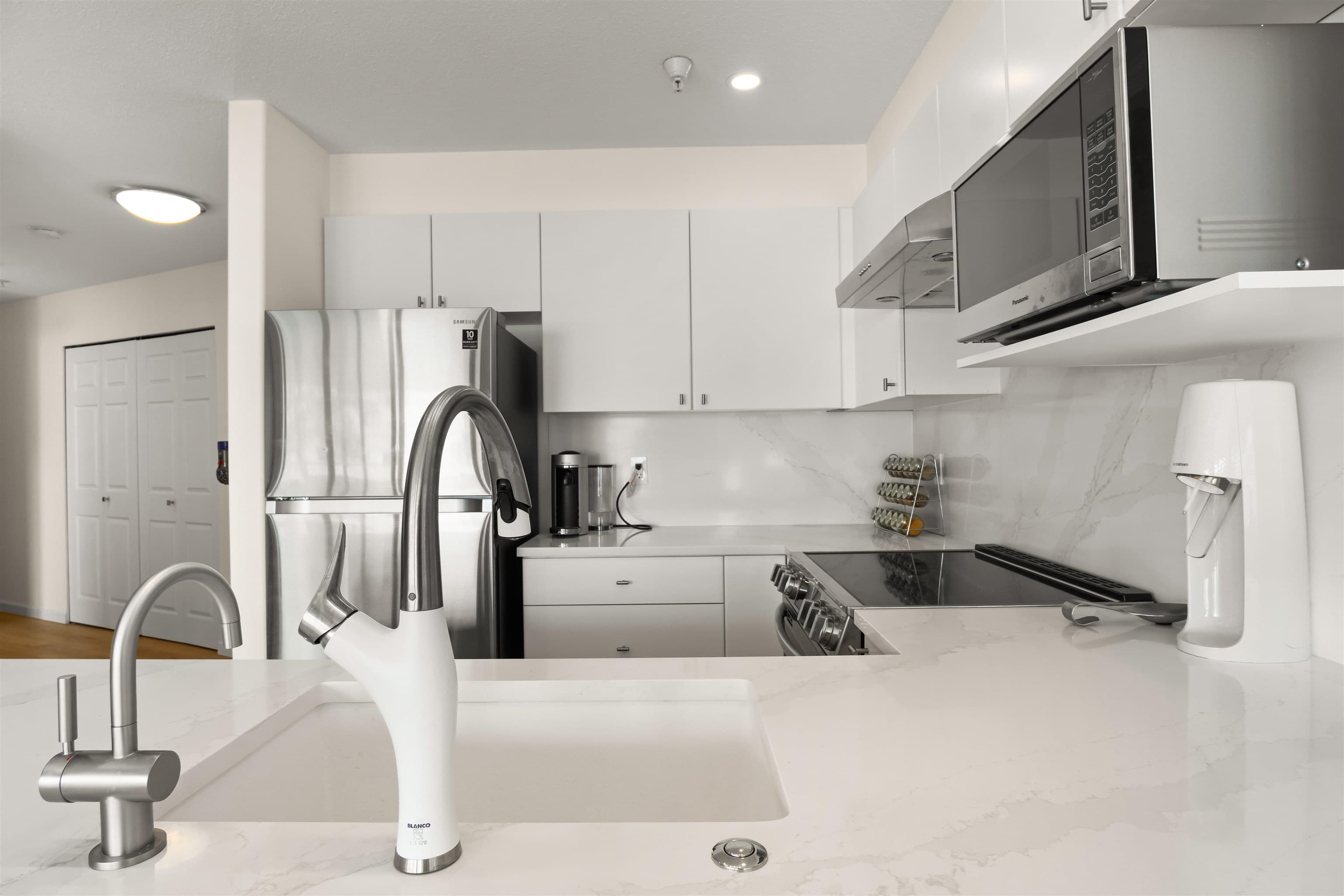 206 - 1119 Vidal Street, White Rock, V4B 3T4 — photo 5