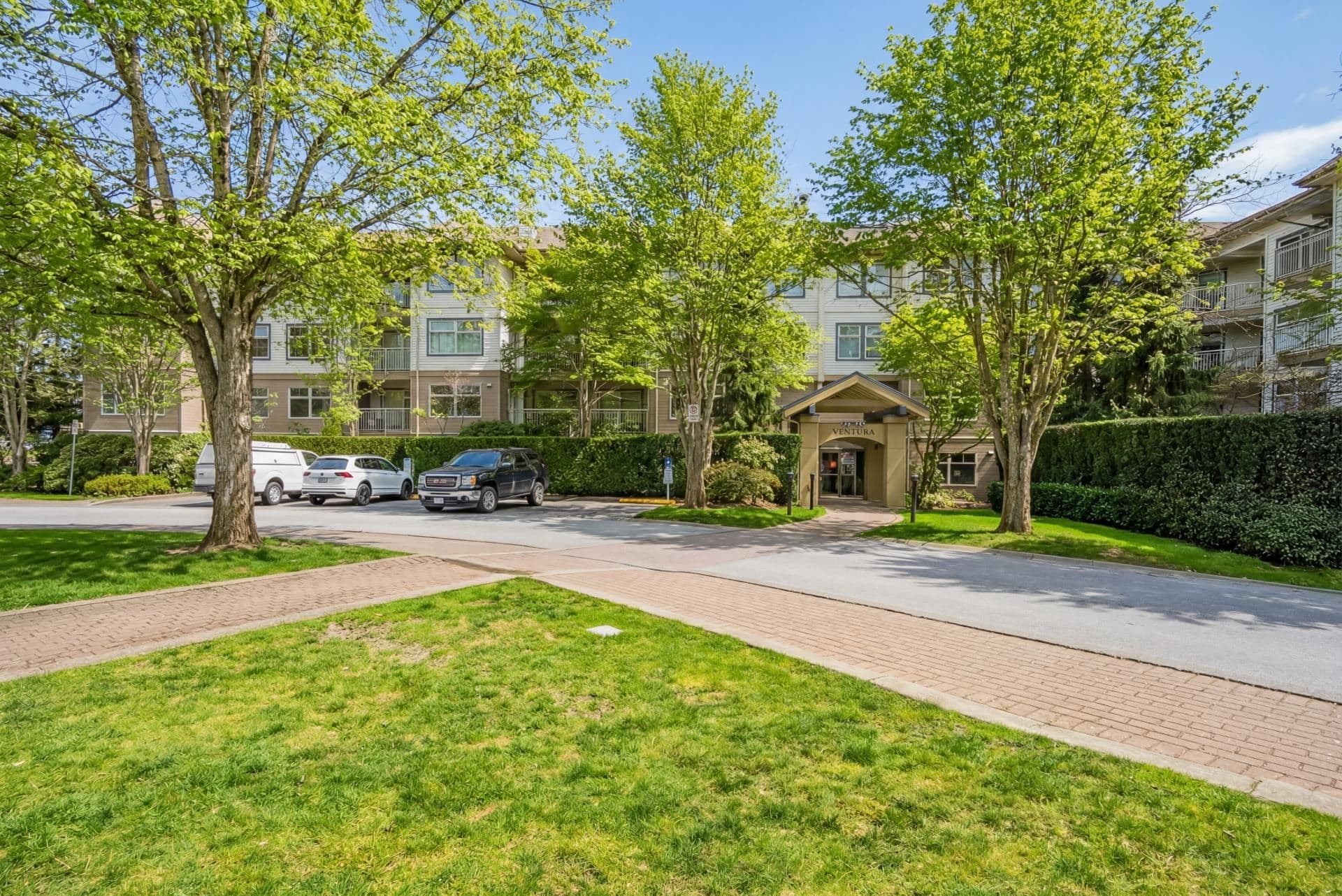 417 - 15210 Guildford Drive, Surrey, V3R 0X7 — photo 1