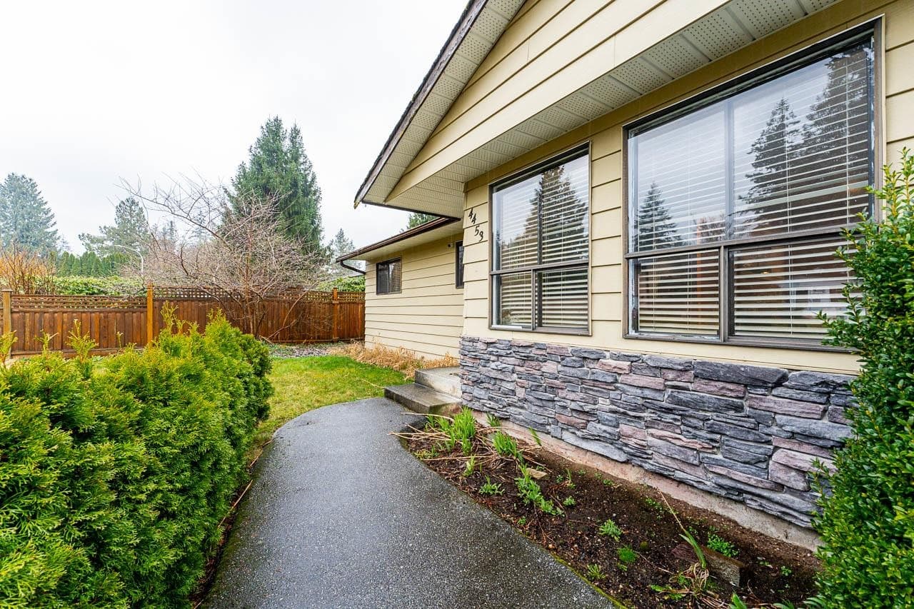 4453 201 Street, Langley, V3A 6M4 — photo 4