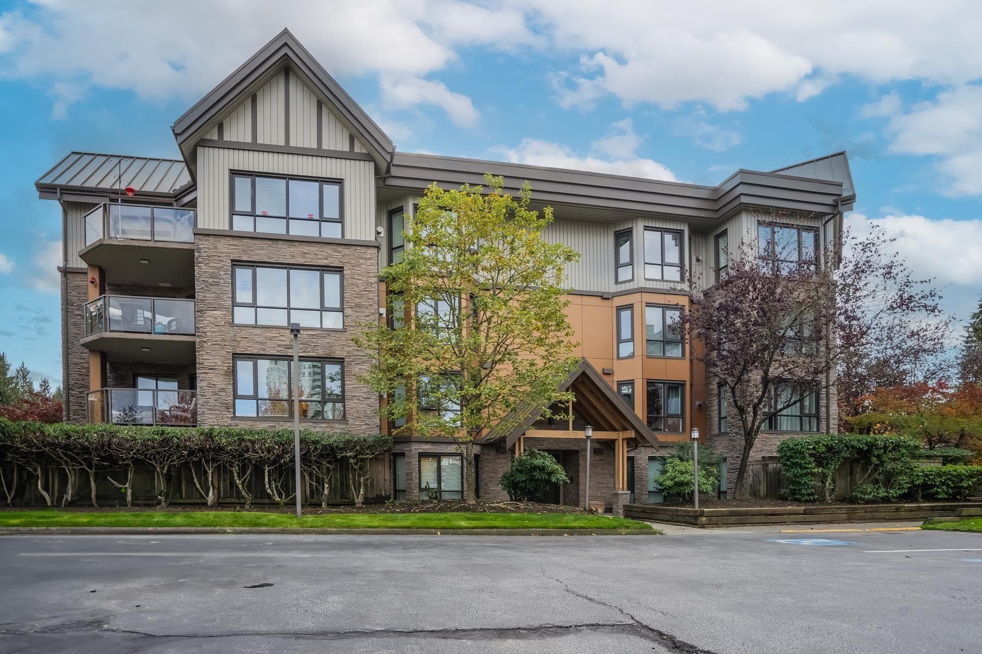 406 - 9970 148 Street, Surrey, V3R 0P9 — photo 1