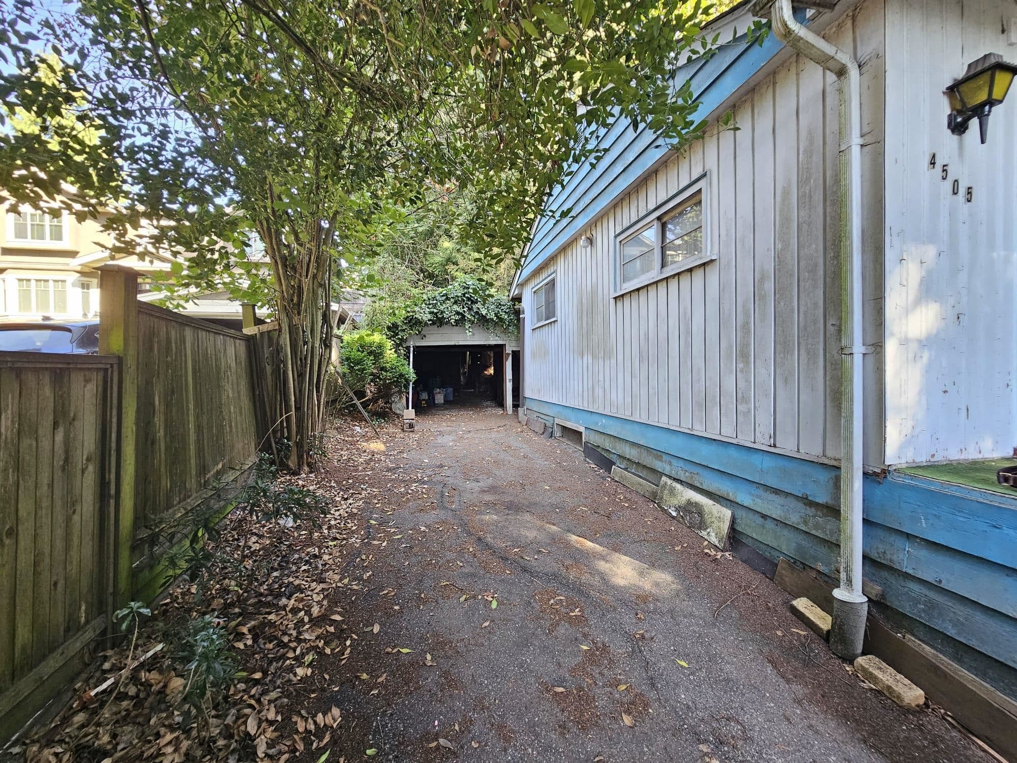 4505 Marine Drive, Burnaby, V5J 3G1 — photo 3