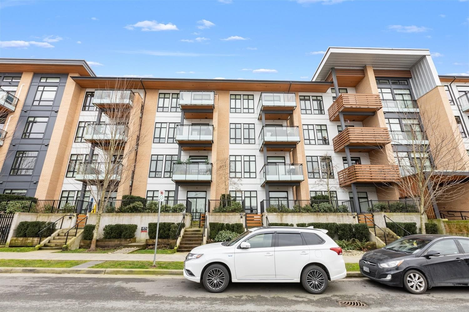 205 - 300 Salter Street, New Westminster, V3M 0L9 — photo 2