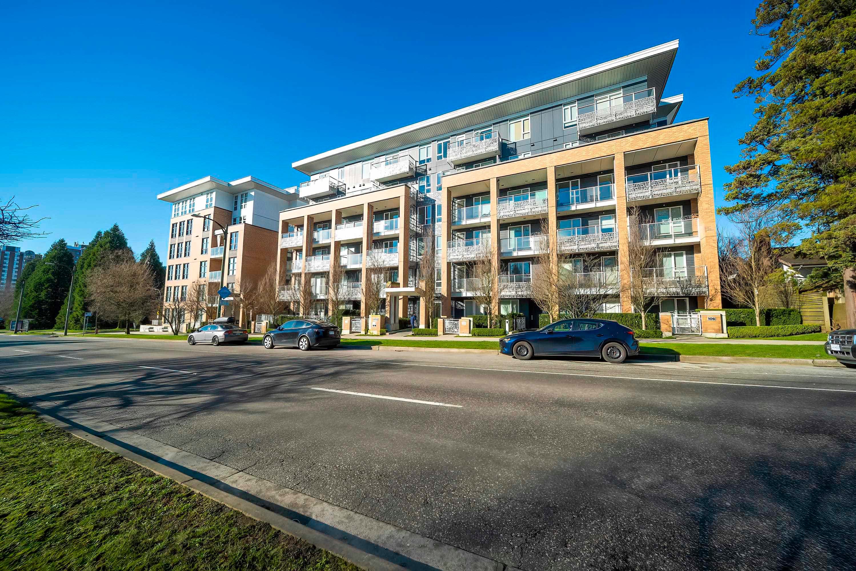 208 - 6933 Cambie Street, Vancouver