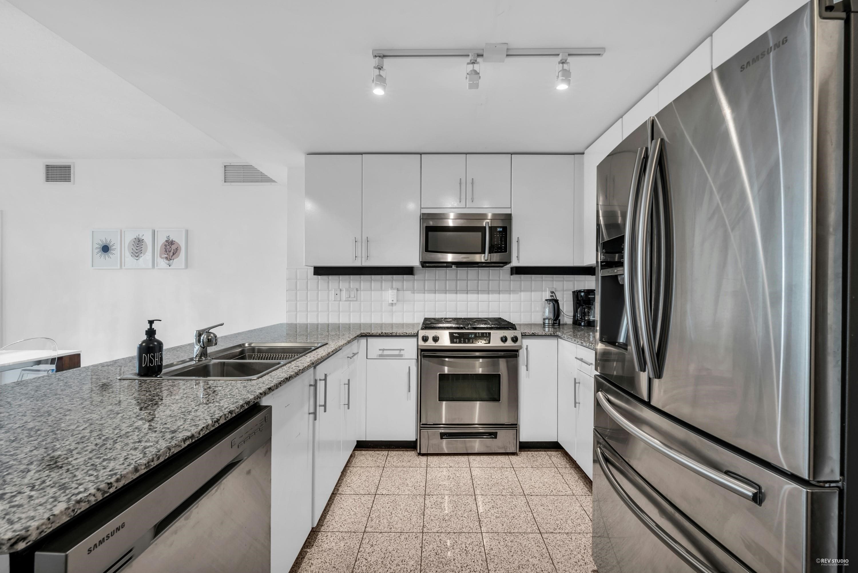 409 - 100 E Esplanade Street, North Vancouver, V7L 4V1 — photo 5
