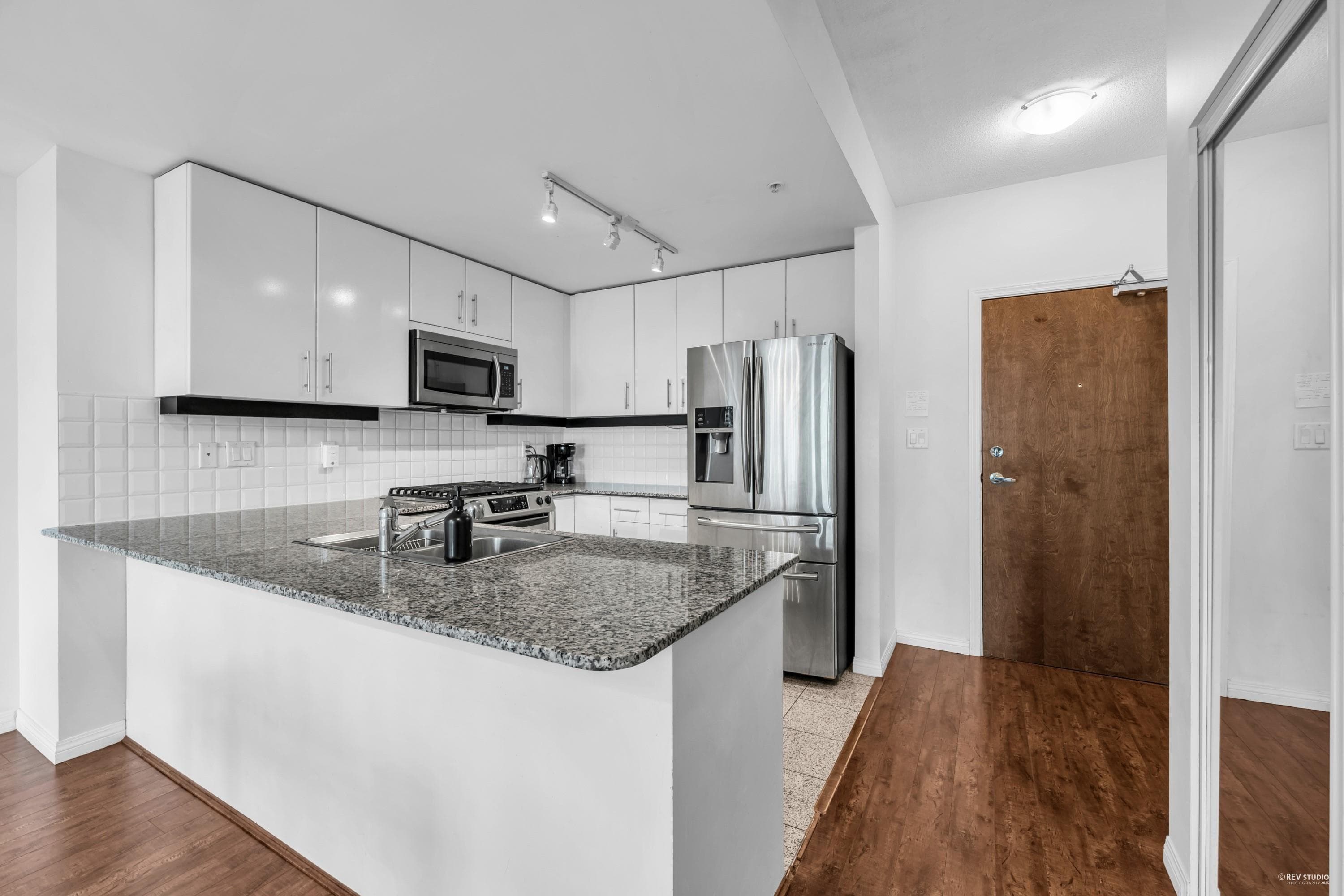 409 - 100 E Esplanade Street, North Vancouver, V7L 4V1 — photo 4
