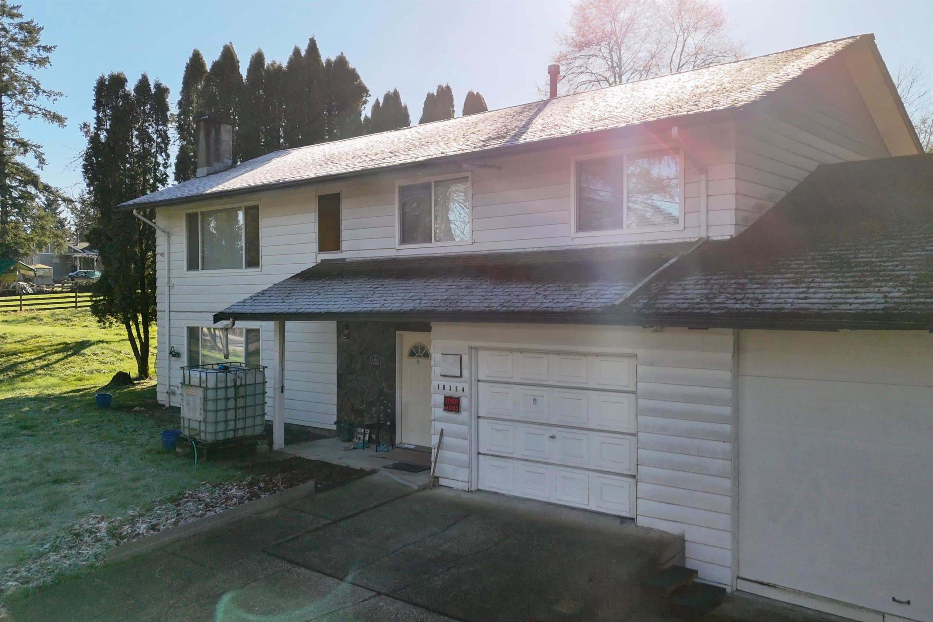 19324 80 Avenue, Surrey, V4N 4Z8 — photo 1