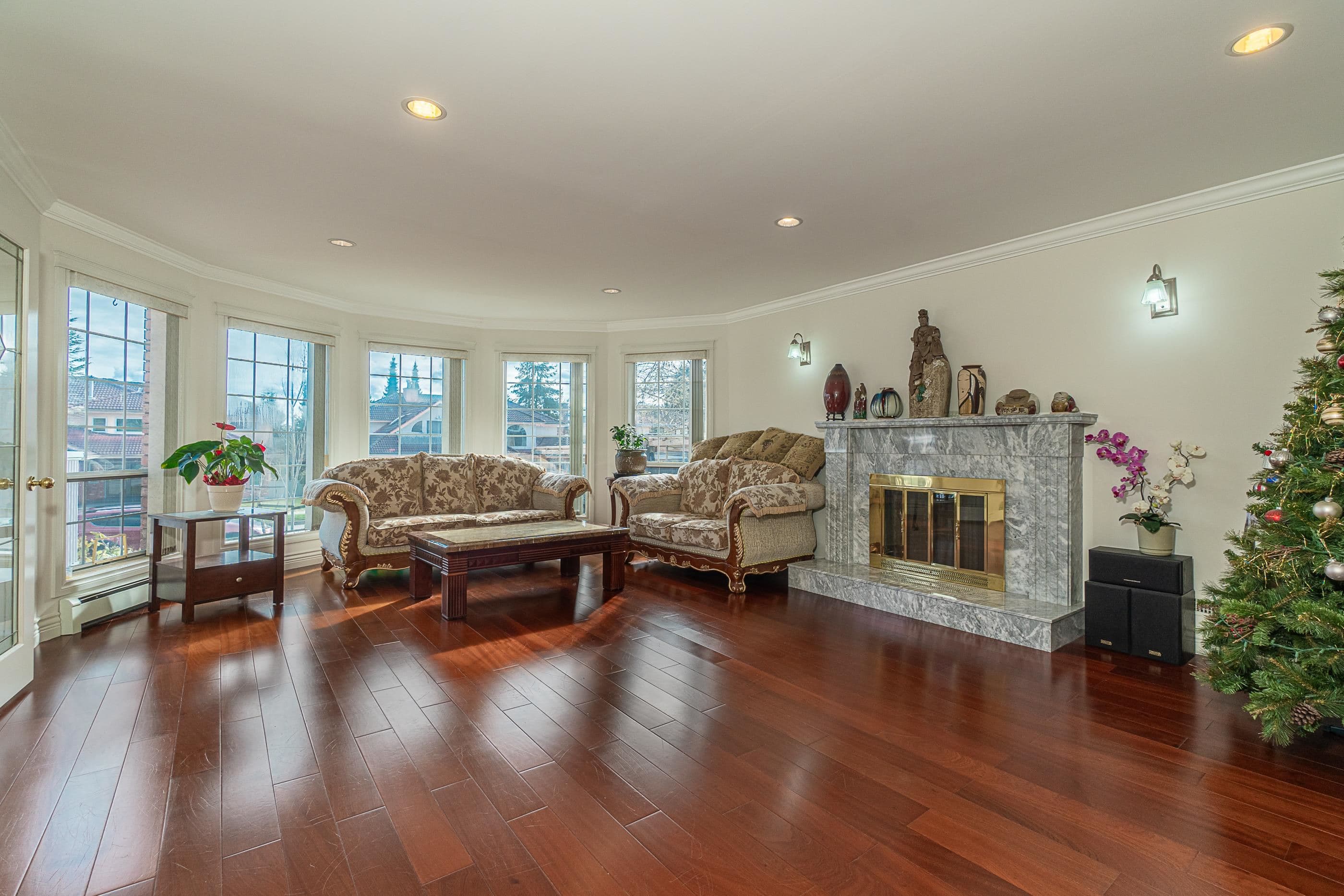 6169 Lochdale Street, Burnaby, V5B 2M6 — photo 5