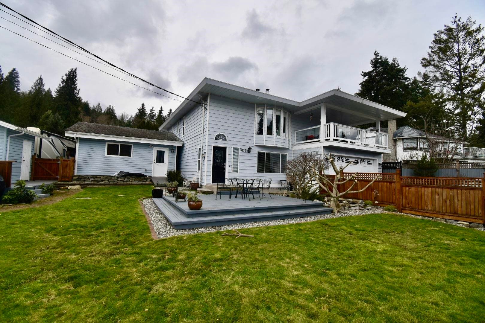 6135 Fairway Avenue, Sechelt, V7Z 0L6 — photo 2