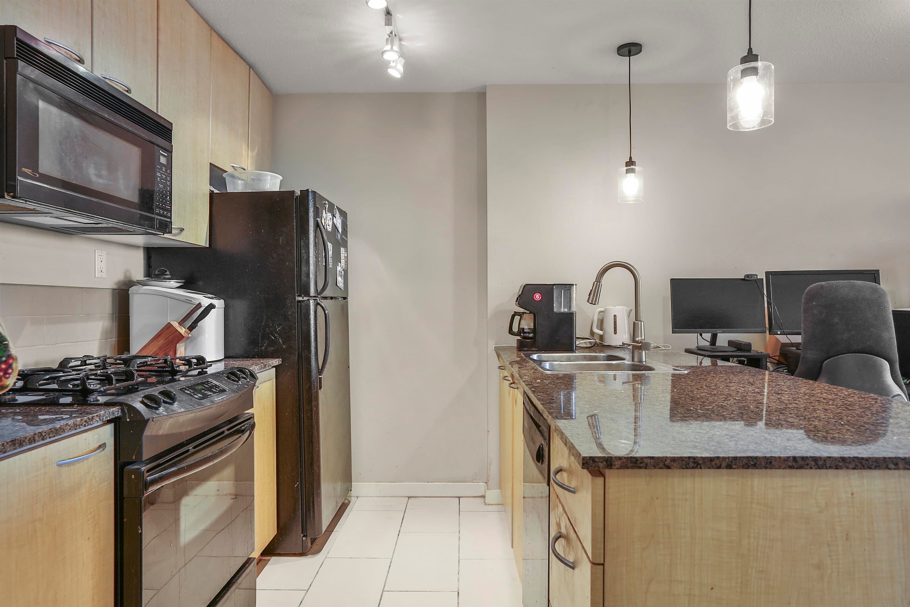 2001 - 7178 Collier Street, Burnaby, V5E 4N7 — photo 5