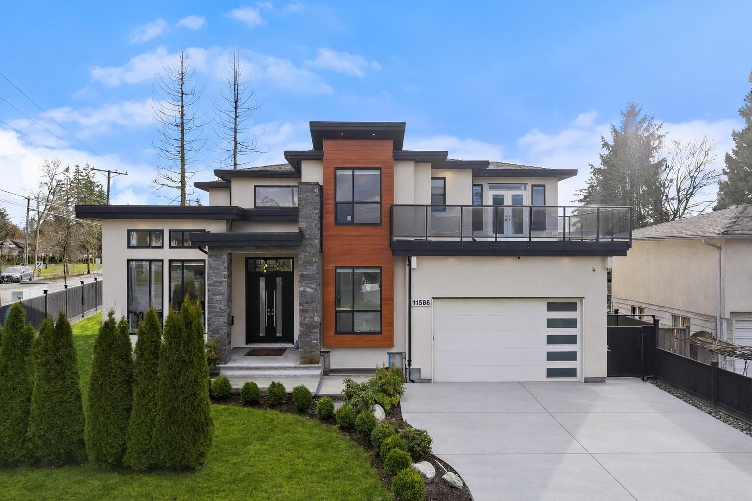 11586 84b Avenue, Delta, V4C 2T6 — photo 1