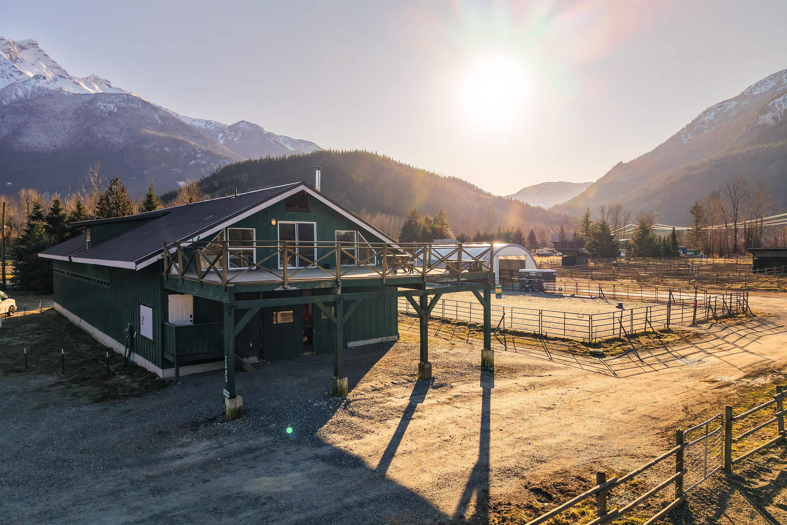 7395 Clover Road, Pemberton, V0N 2L0 — photo 1