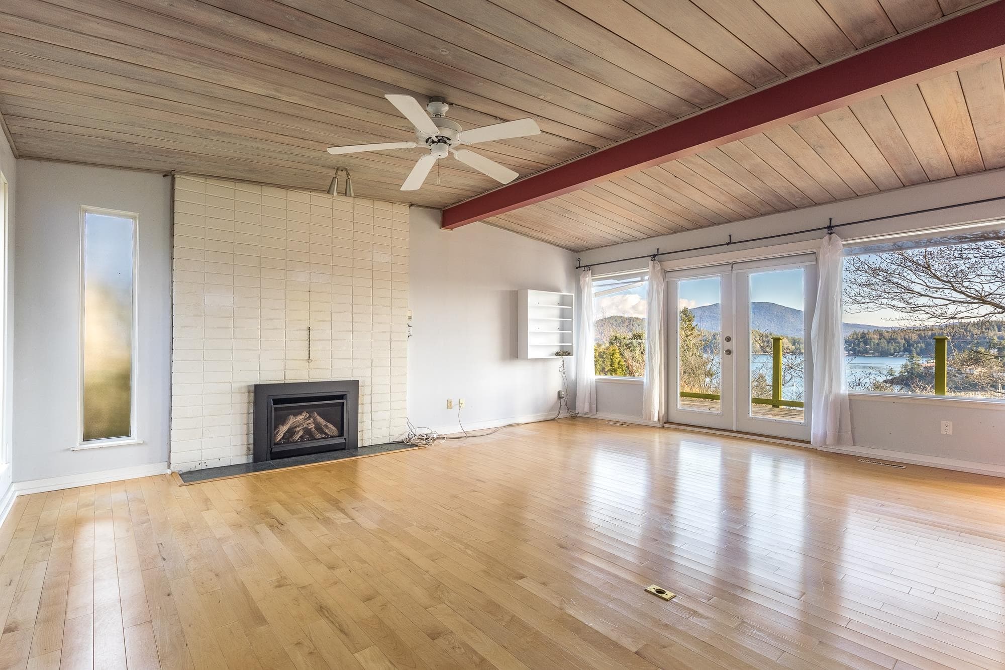 494 Sargent Road, Gibsons, V0N 1V0 — photo 1