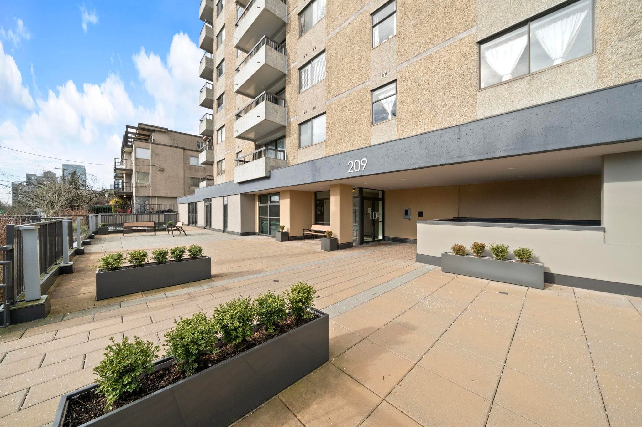 1002 - 209 Carnarvon Street, New Westminster, V3L 1B7 — photo 2