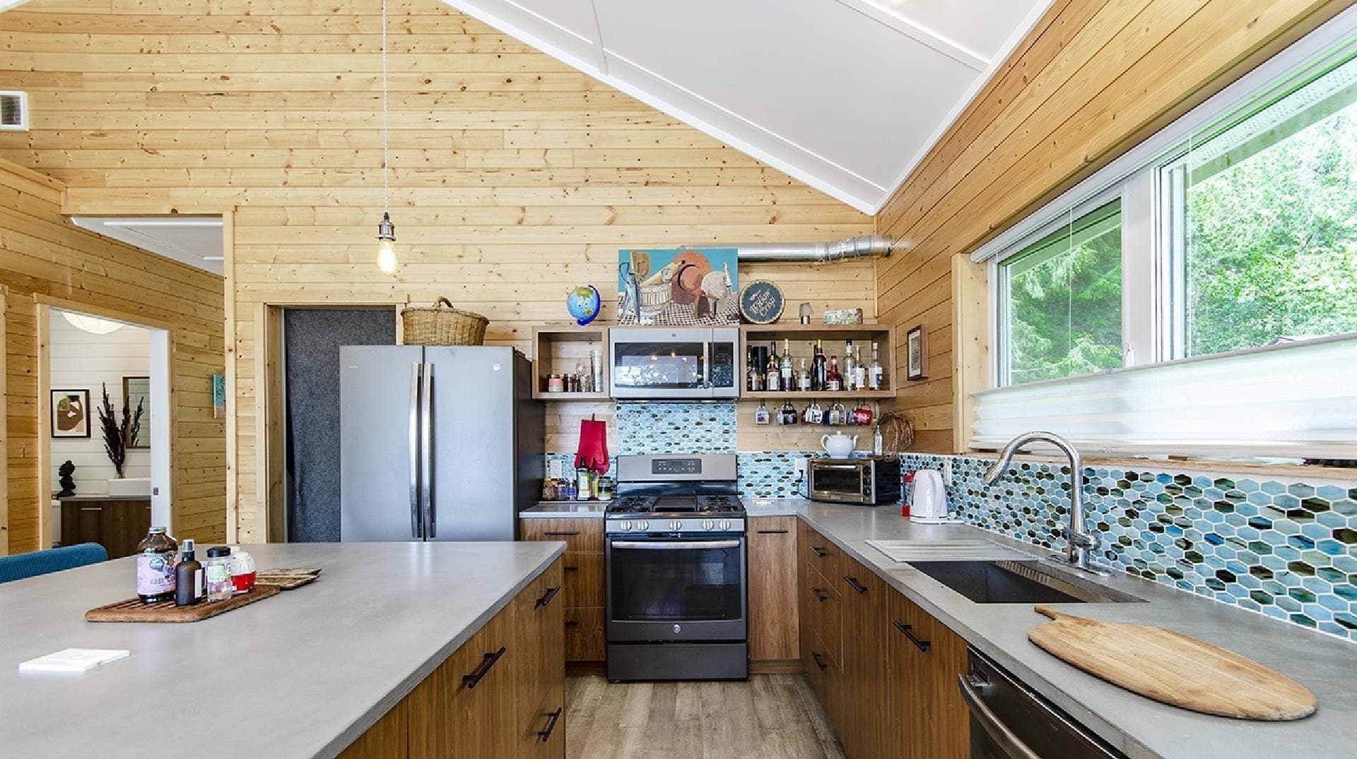 6 Brighton Beach, North Vancouver, V0V 0V0 — photo 5