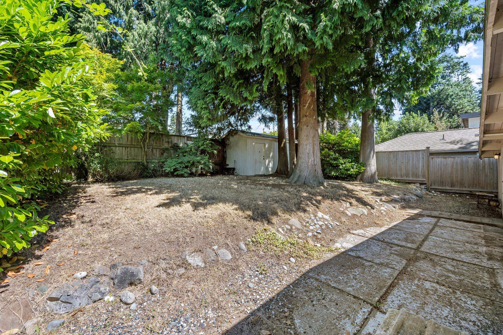 14109 Blackburn Avenue, White Rock, V4B 2Z6 — photo 5