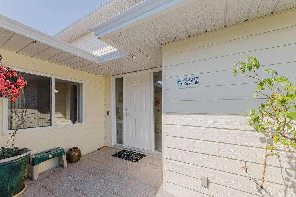 222 - 1585 Field Road, Sechelt, V7Z 0H1 — photo 4