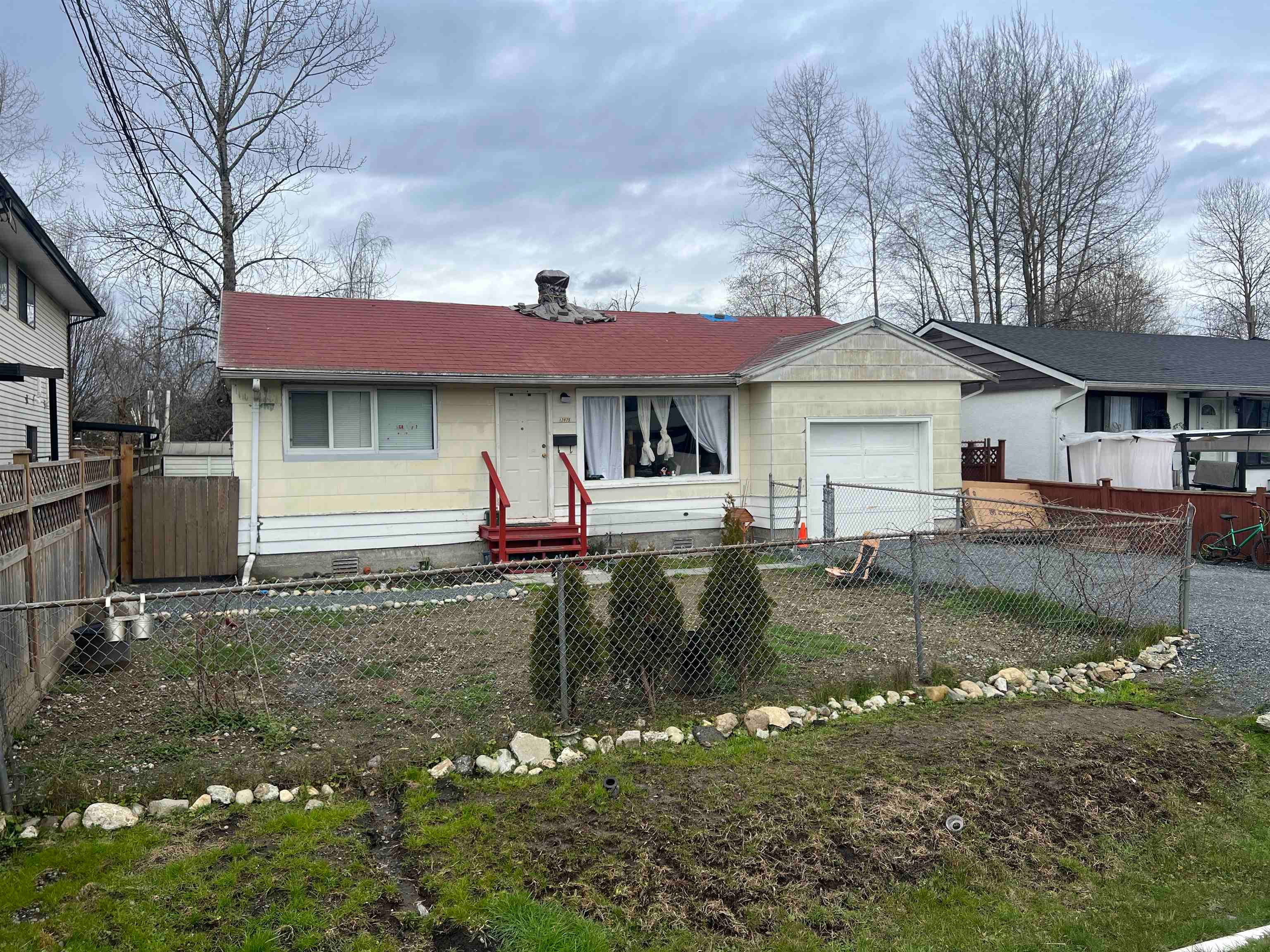 12875 114a Avenue, Surrey, V3R 2N1 — photo 2