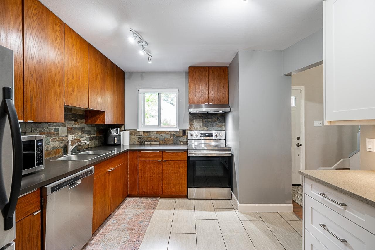 18 - 6613 138 Street, Surrey, V3W 5G7 — photo 1
