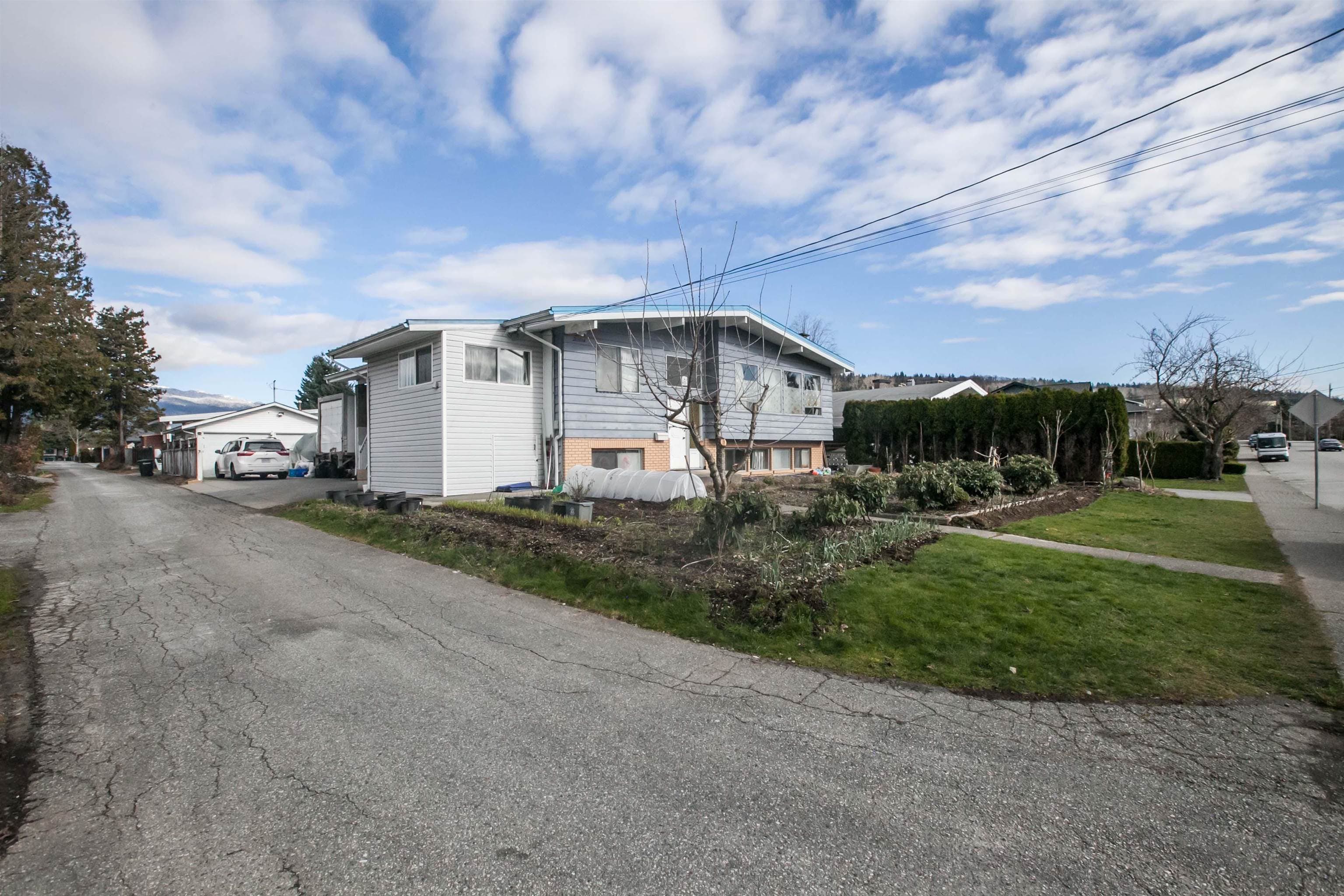 7017 Kitchener Street, Burnaby, V5A 1K8 — photo 3