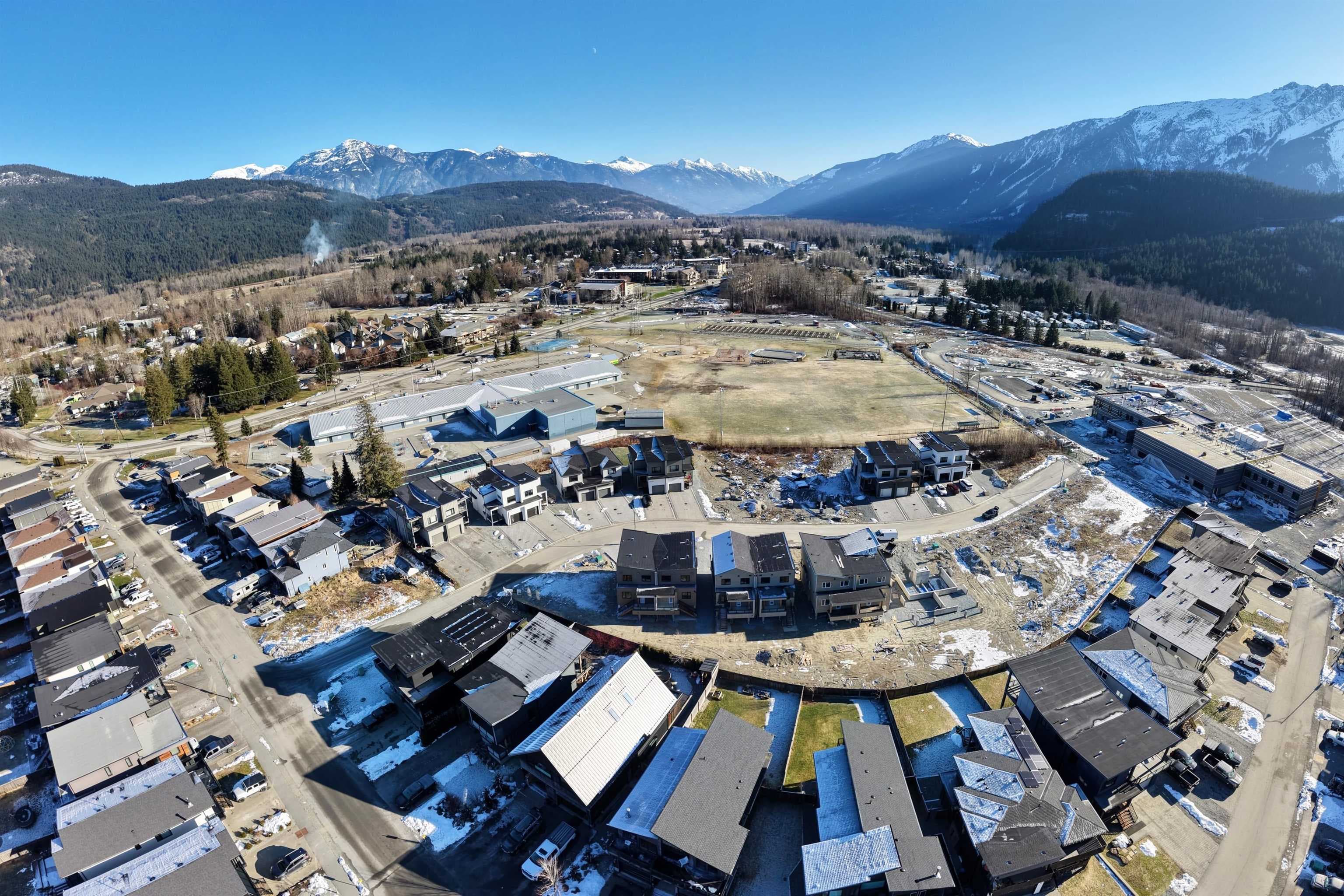 1002 Phare Crescent, Pemberton, V0N 0A7 — photo 2