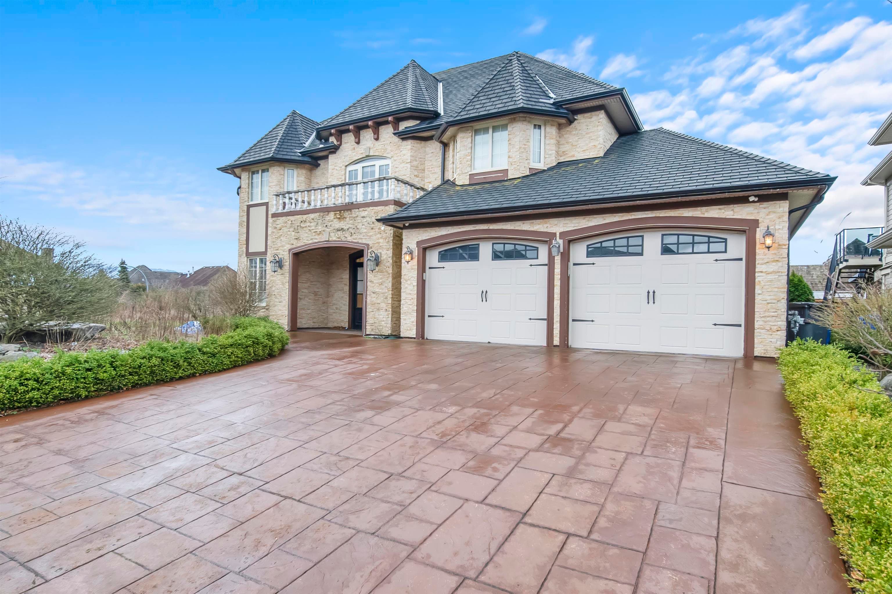 35632 Eagle View Place, Abbotsford, V3G 0C8 — photo 1