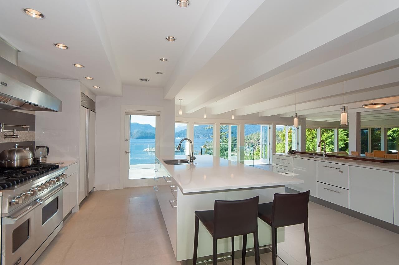 6175 Nelson Avenue, West Vancouver, V7W 2A1 — photo 3