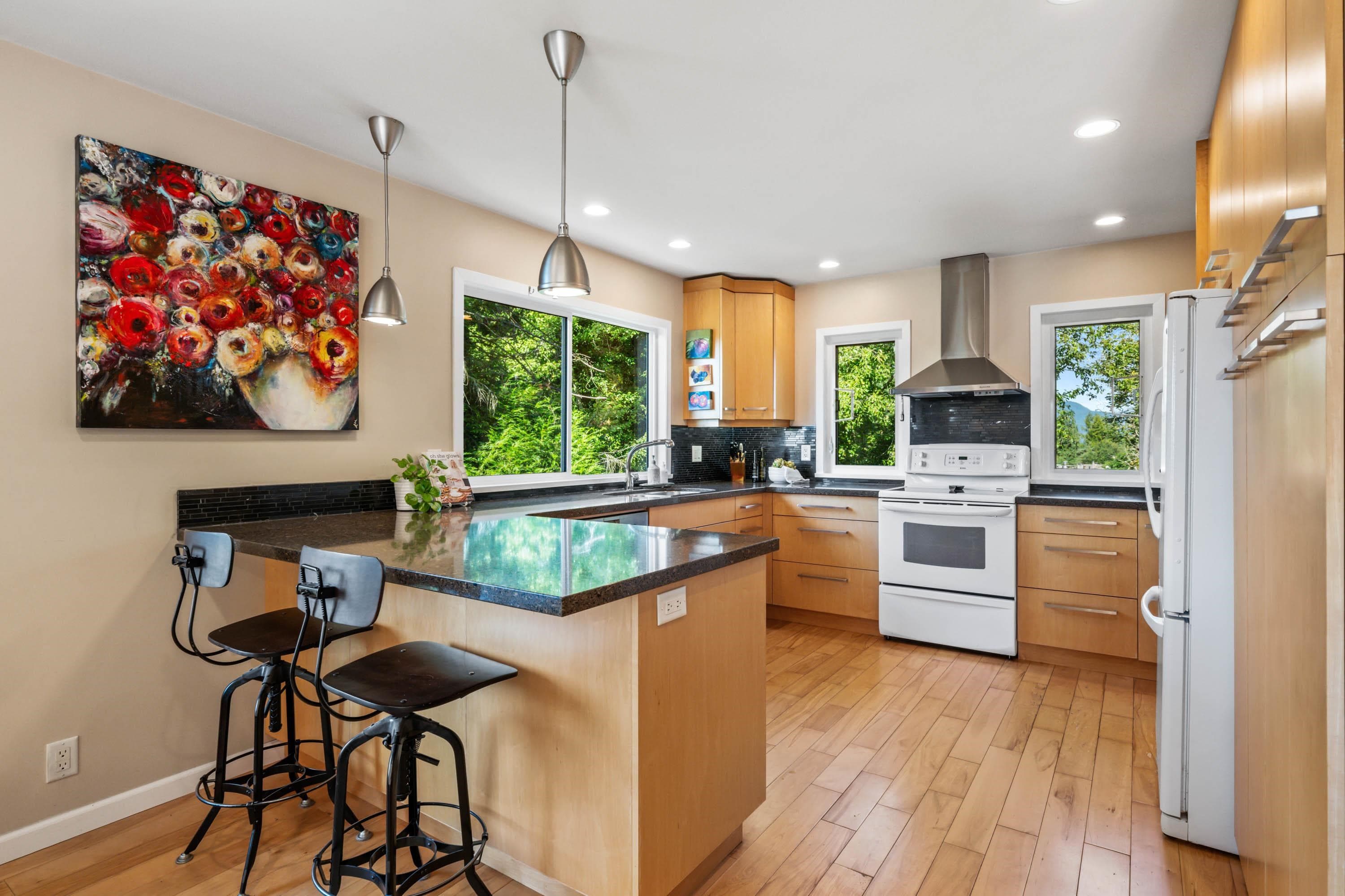 935 Stardale Avenue, Coquitlam, V3J 4W1 — photo 1