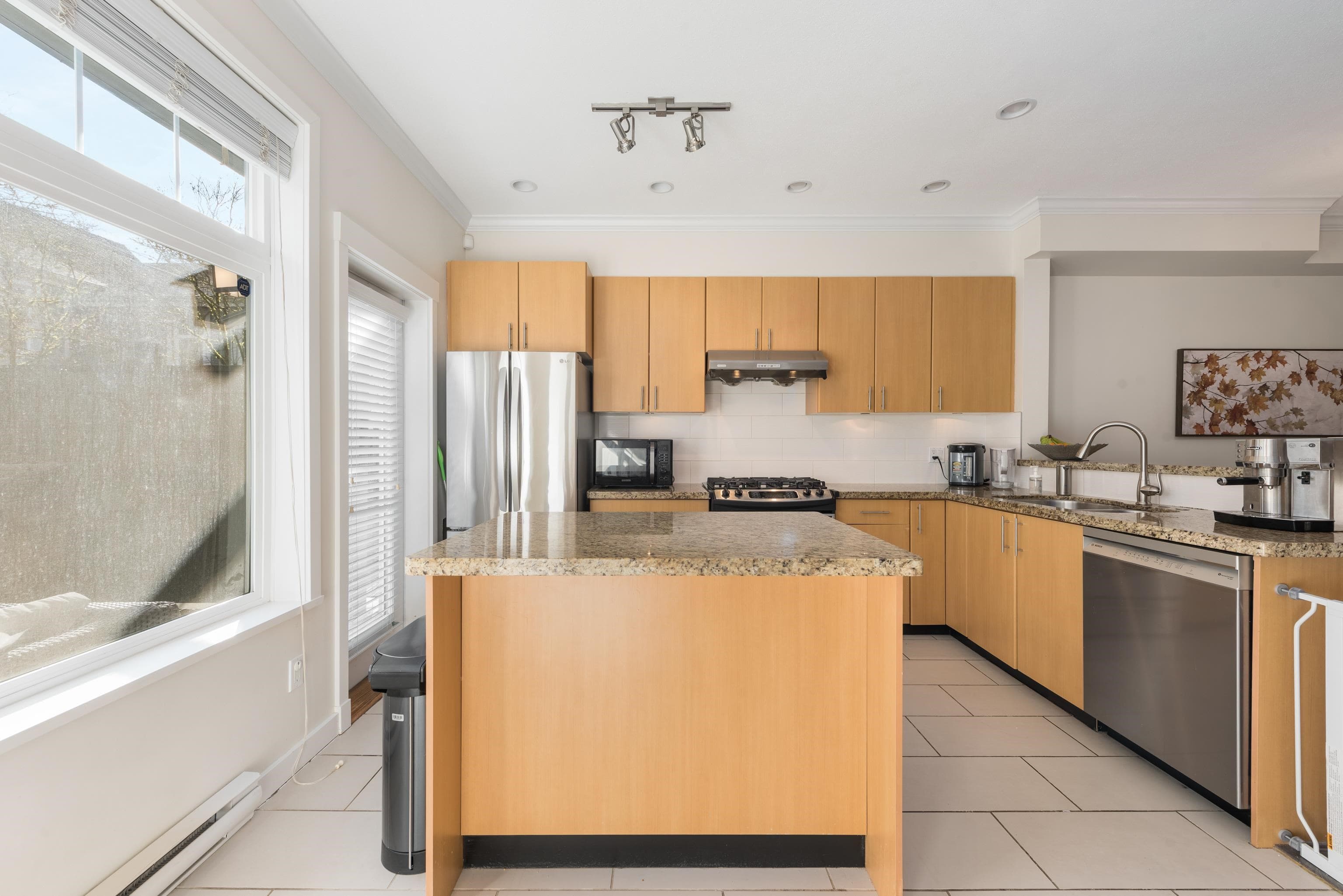 319 W 59th Avenue, Vancouver, V5X 1X3 — photo 5