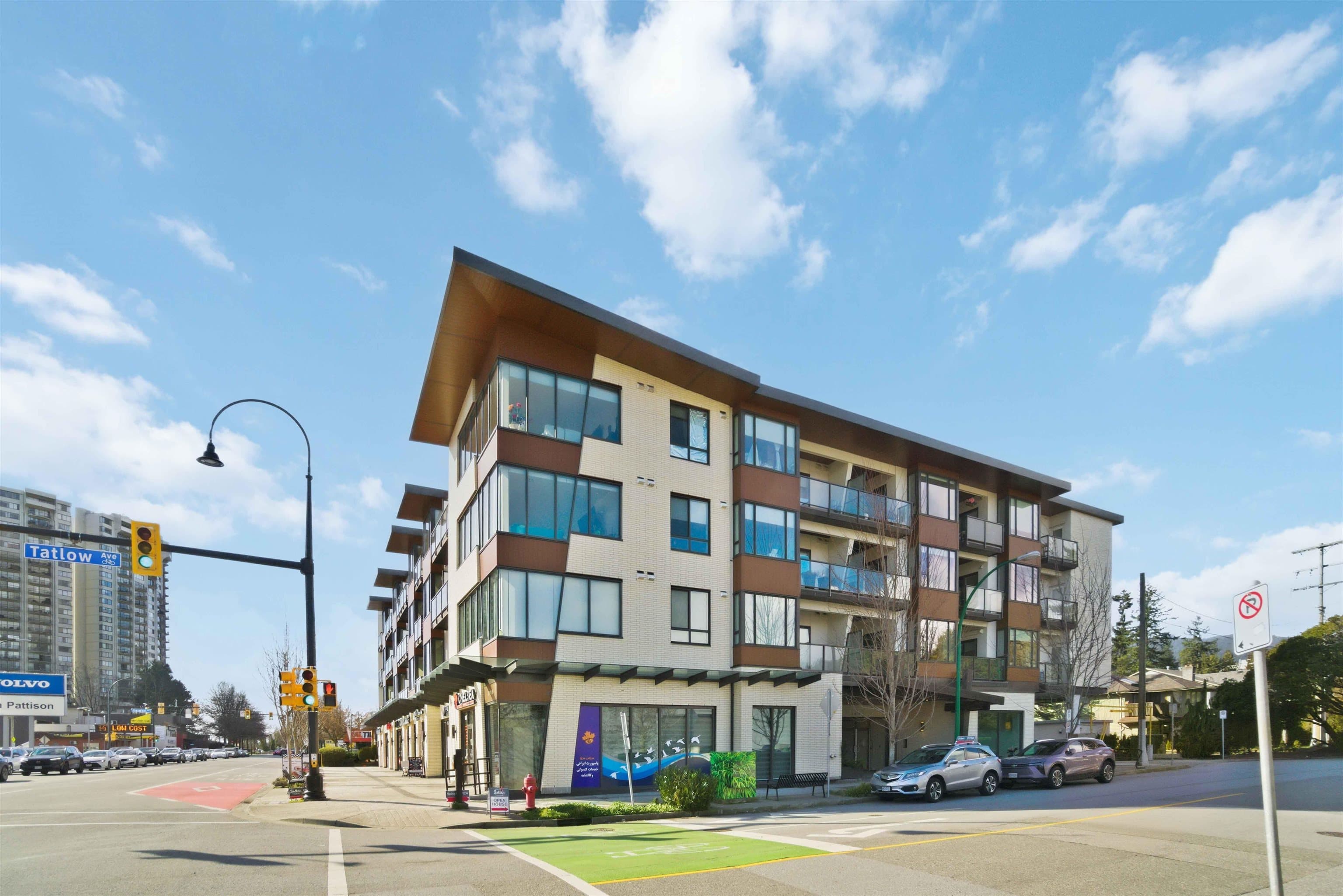 204 - 1633 Tatlow Avenue, North Vancouver, V7P 2Z8 — photo 2