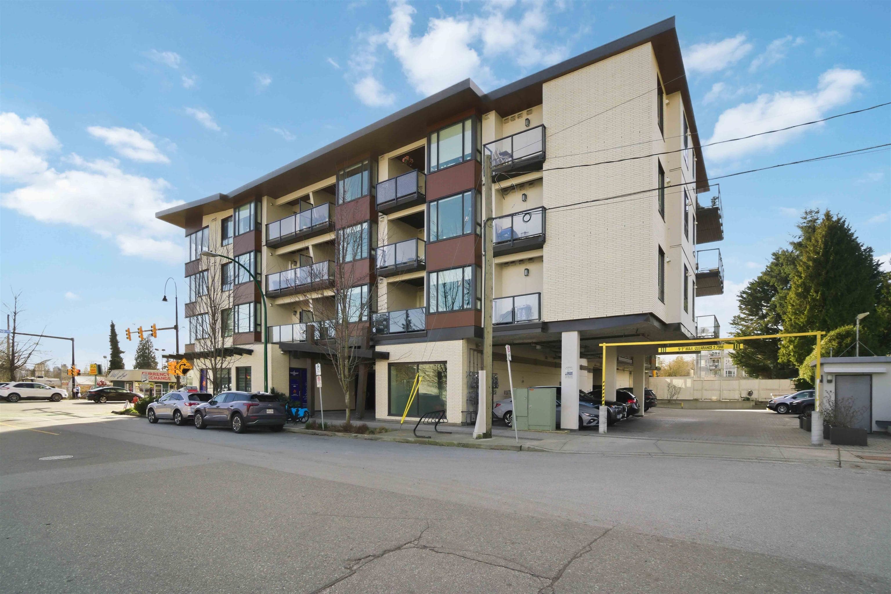 204 - 1633 Tatlow Avenue, North Vancouver, V7P 2Z8 — photo 3