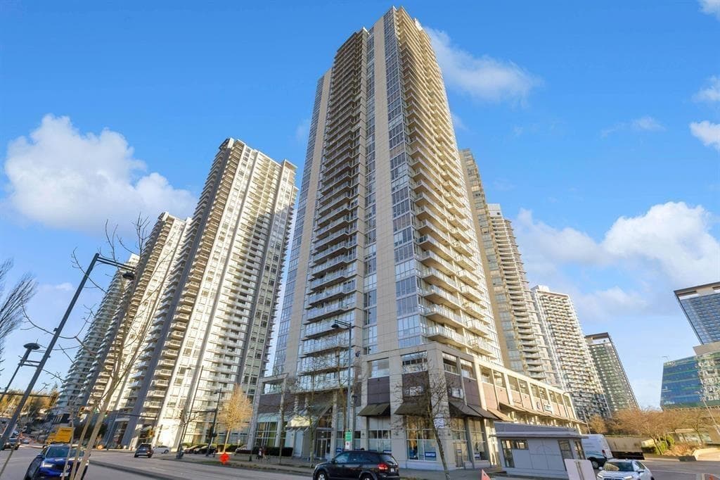 609 - 13688 100 Avenue, Surrey, V3T 0G5 — photo 1