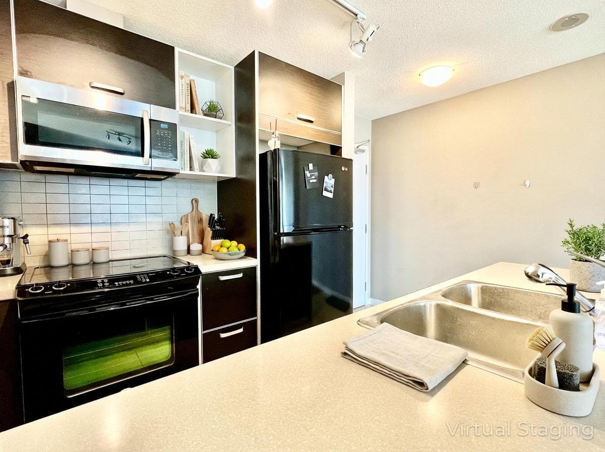 609 - 13688 100 Avenue, Surrey, V3T 0G5 — photo 4