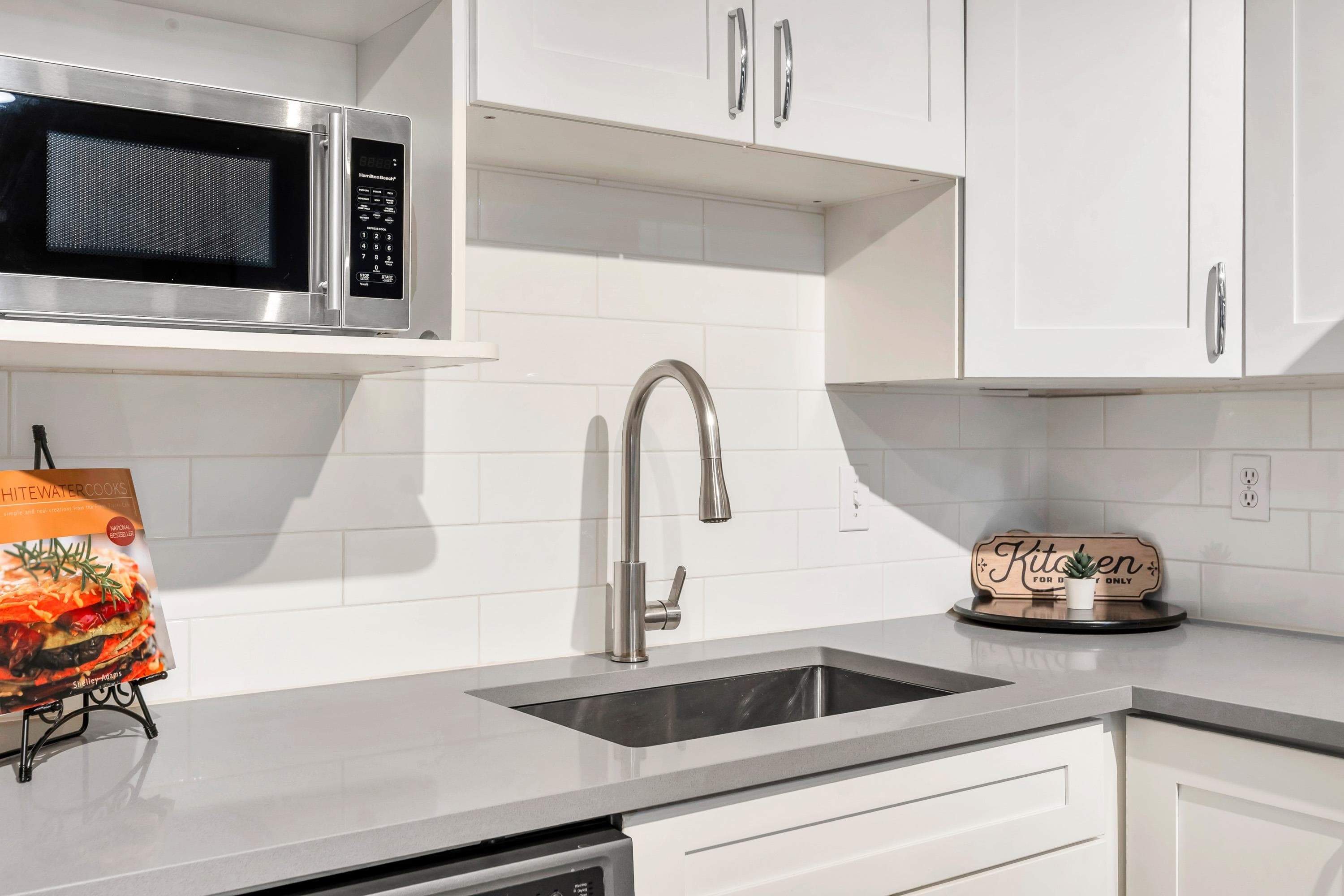 110 - 1215 Pacific Street, Coquitlam, V3B 7M4 — photo 4