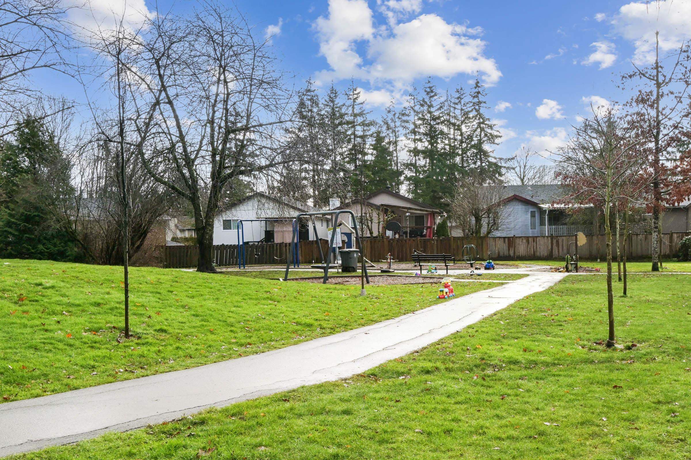 6068 Brooks Crescent, Surrey, V3S 7L1 — photo 5